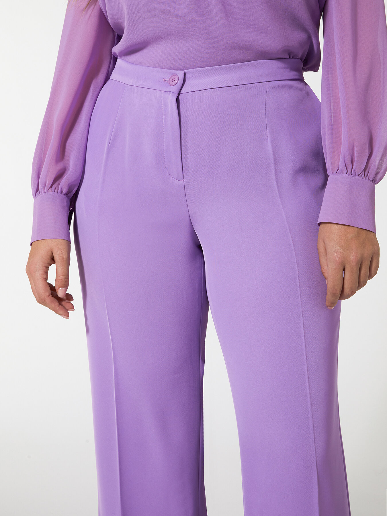 Pantalon droit en tissu fluide image number 3