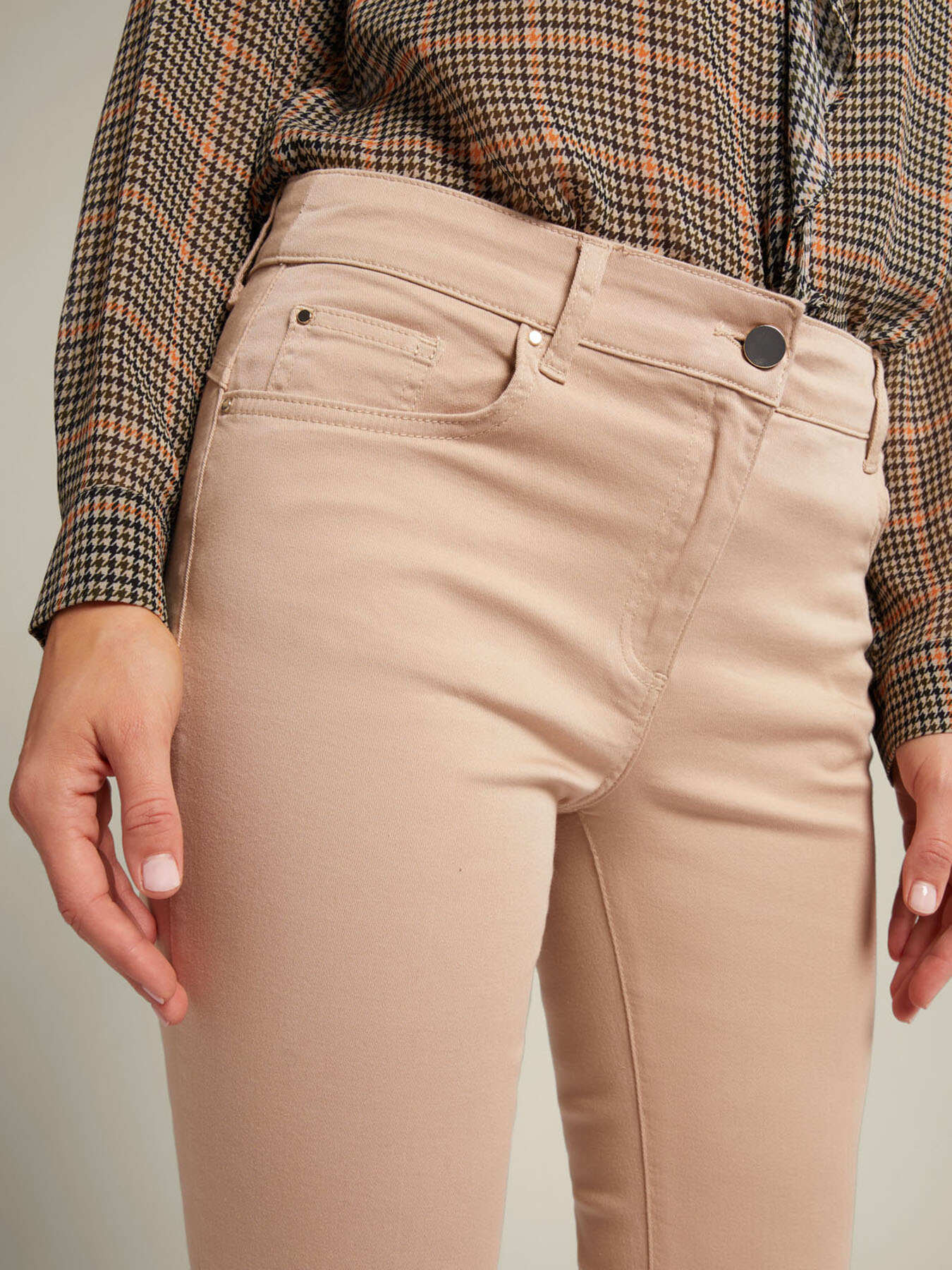 Pantaloni in drill stretch image number 4