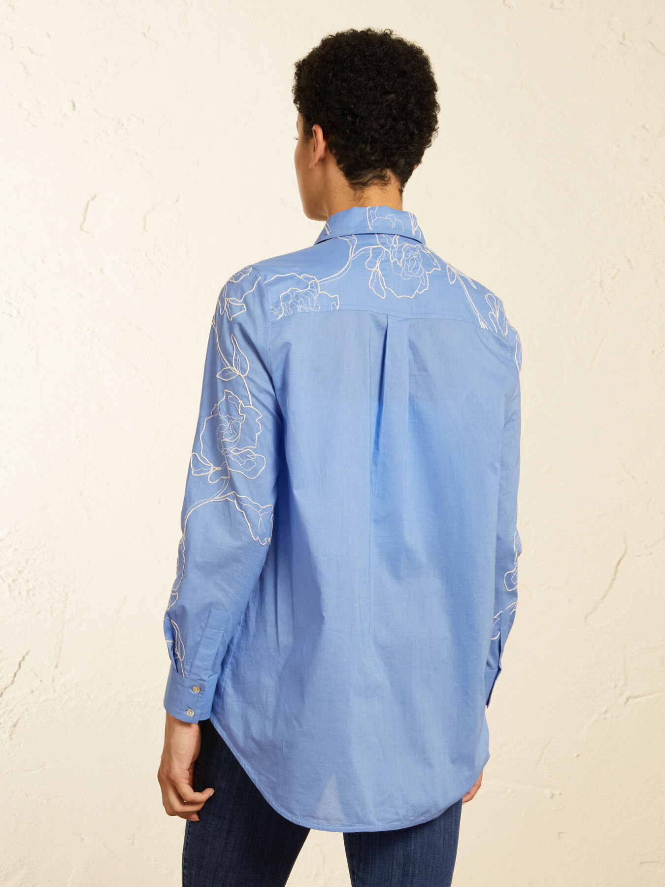 Embroidered muslin shirt image number 1