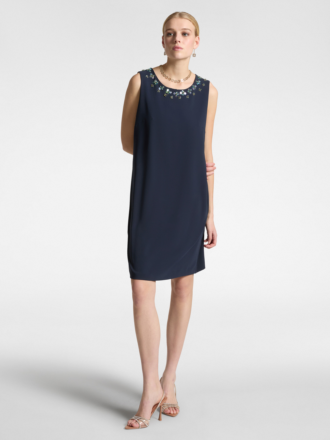 Elegantes Kleid mit Stickerei image number 0