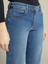 Jeans ajustados en mezclilla image number 3