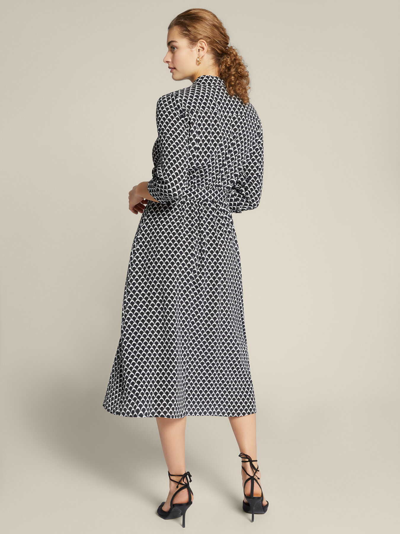 Vestido camisero estampado con fajín image number 1