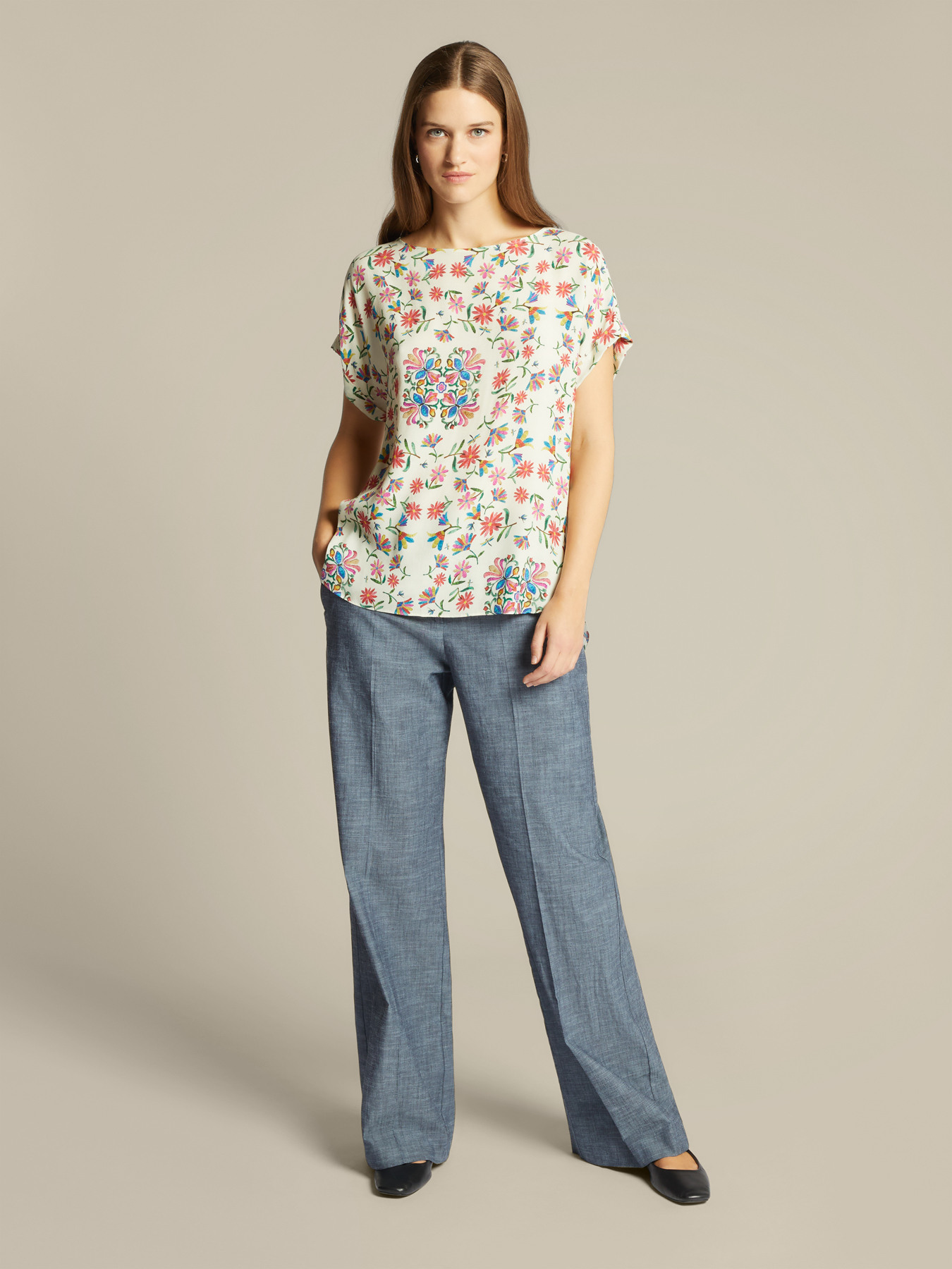 Printed ECOVERO&trade; viscose blouse image number 2