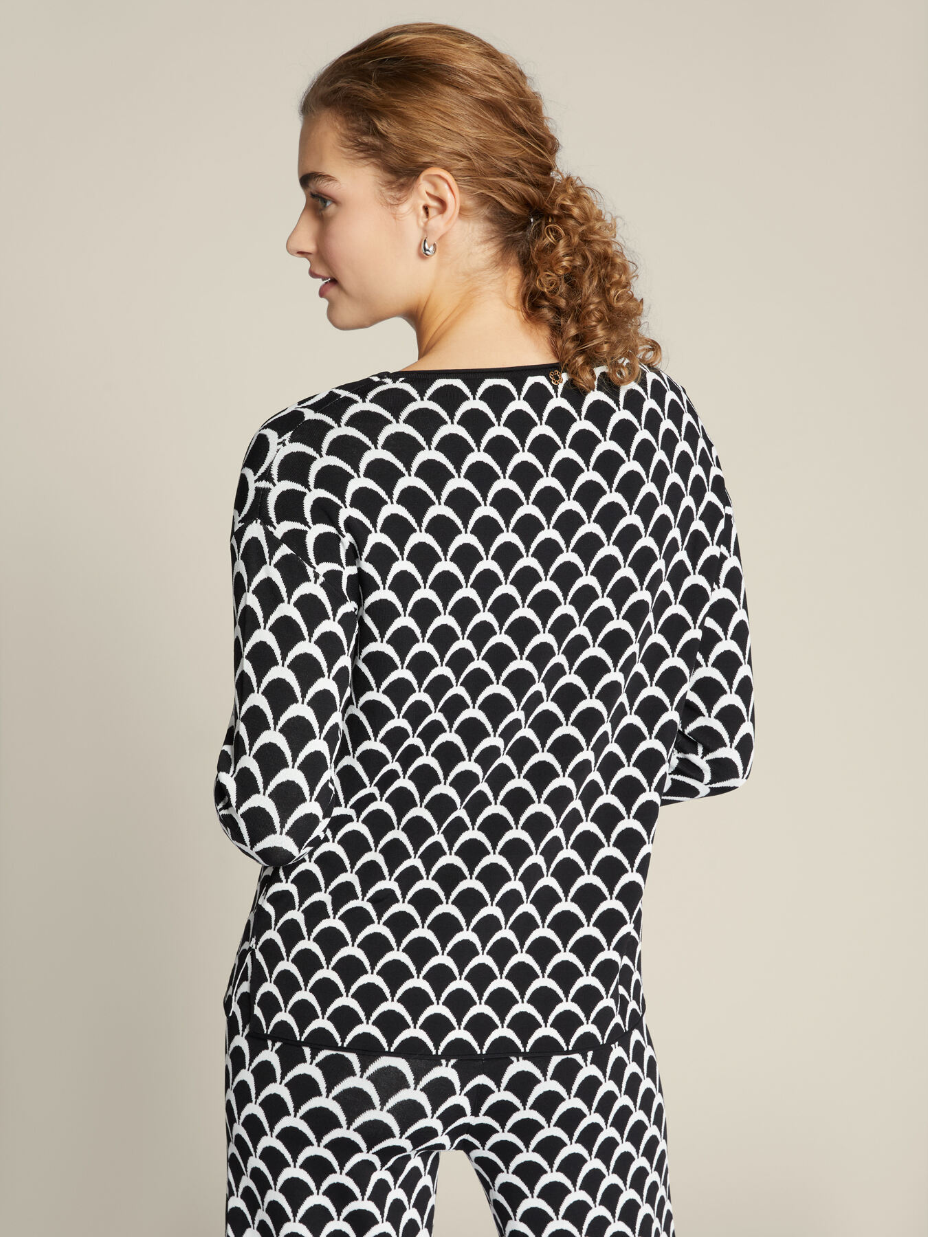 ECOVERO™ viscose sweater with wave pattern image number 1