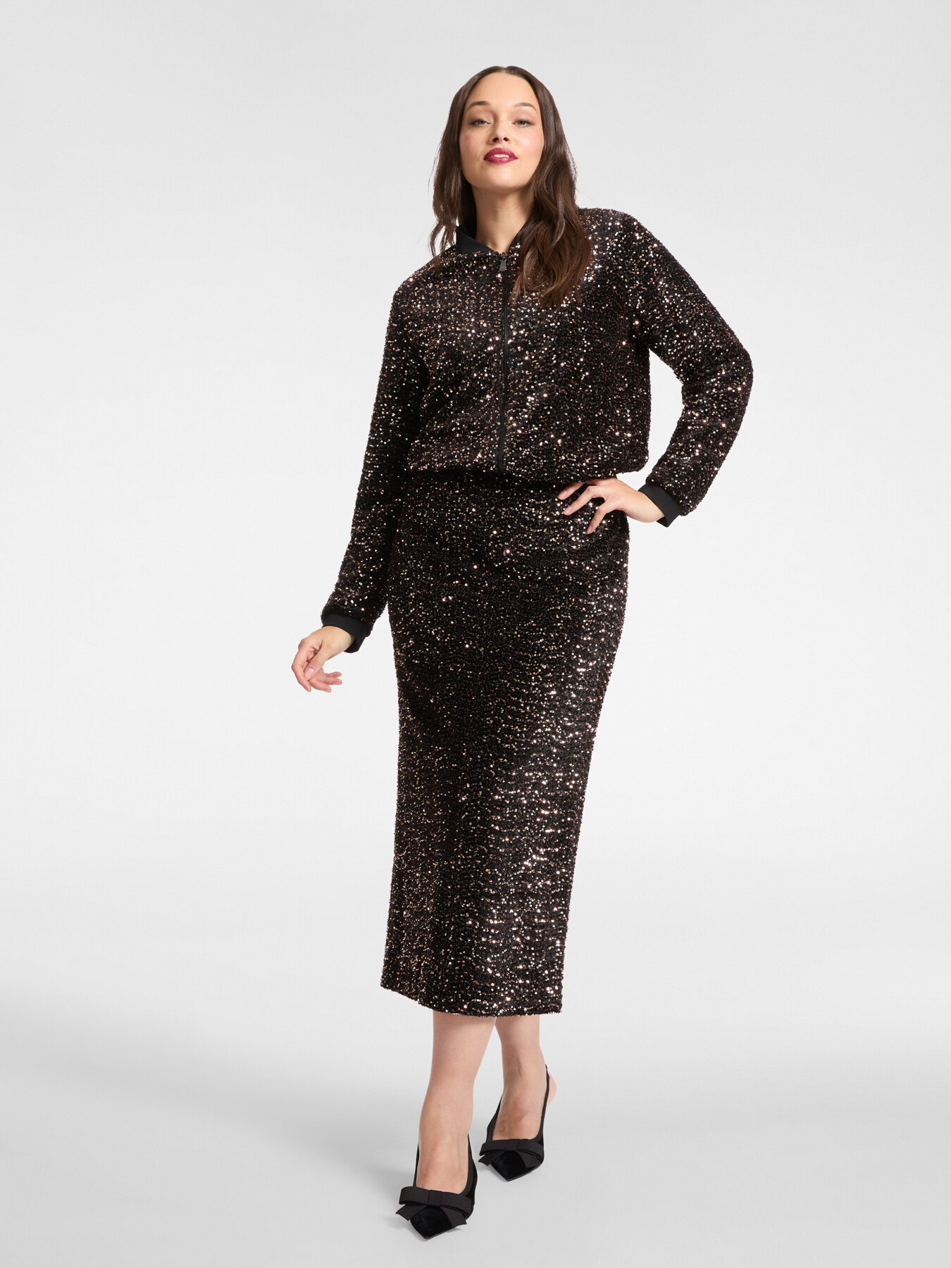 chaqueta bomber de lentejuelas image number 2