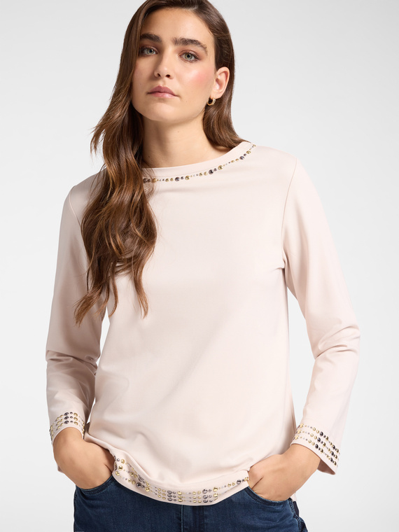 T-shirt with studs