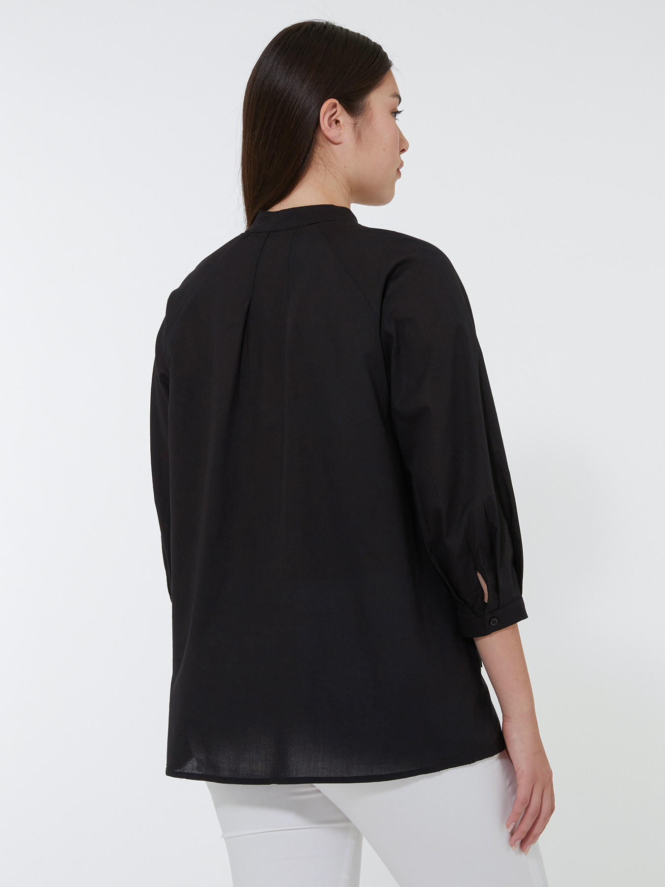 Blouse avec poches en macram&eacute; image number 1