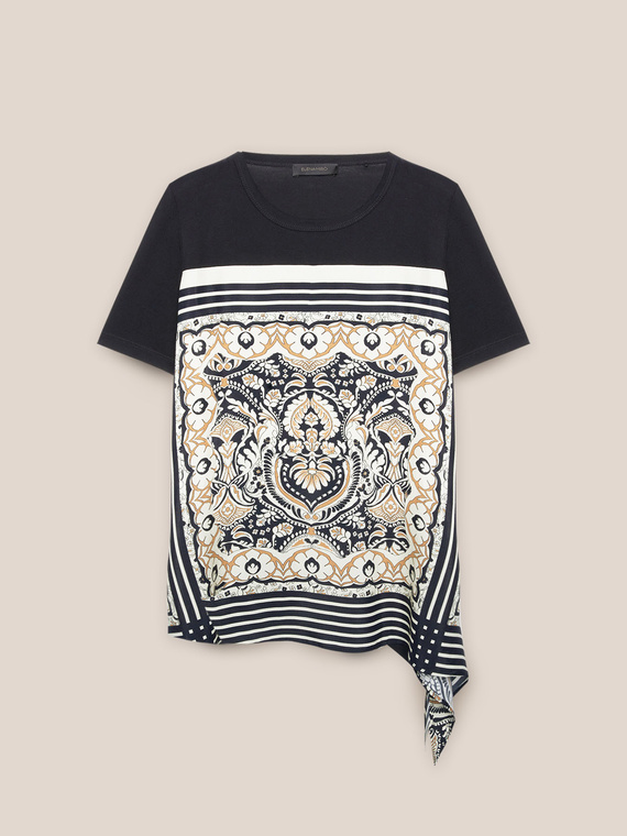 T-shirt com estampa foulard