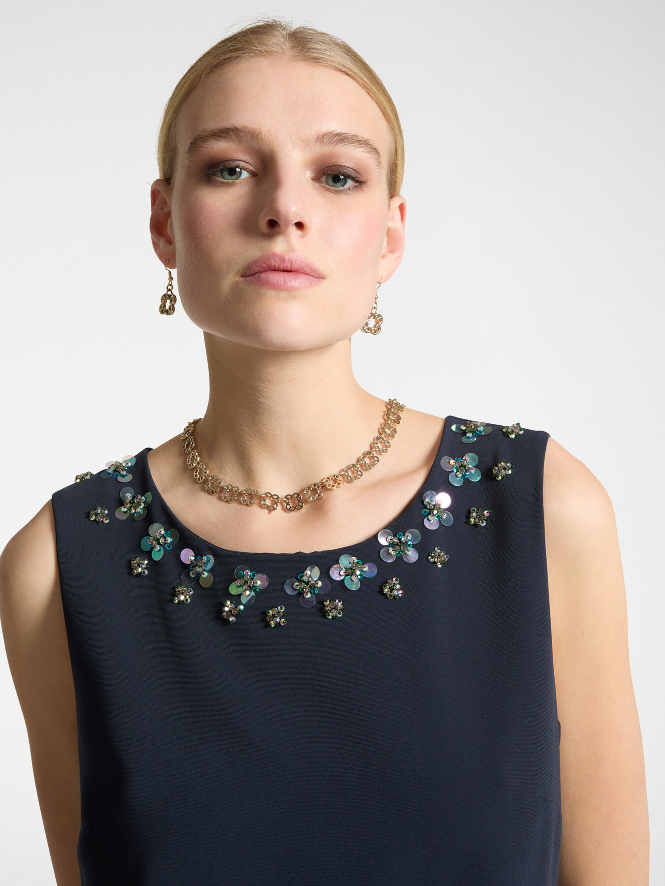 Elegantes Kleid mit Stickerei image number 3