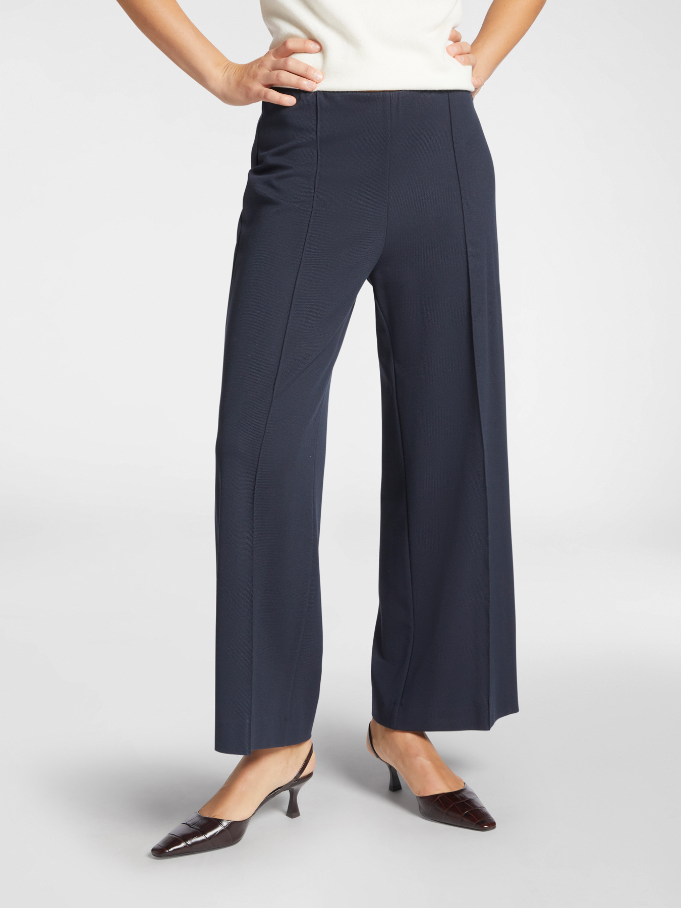 Cropped jersey trousers image number 2