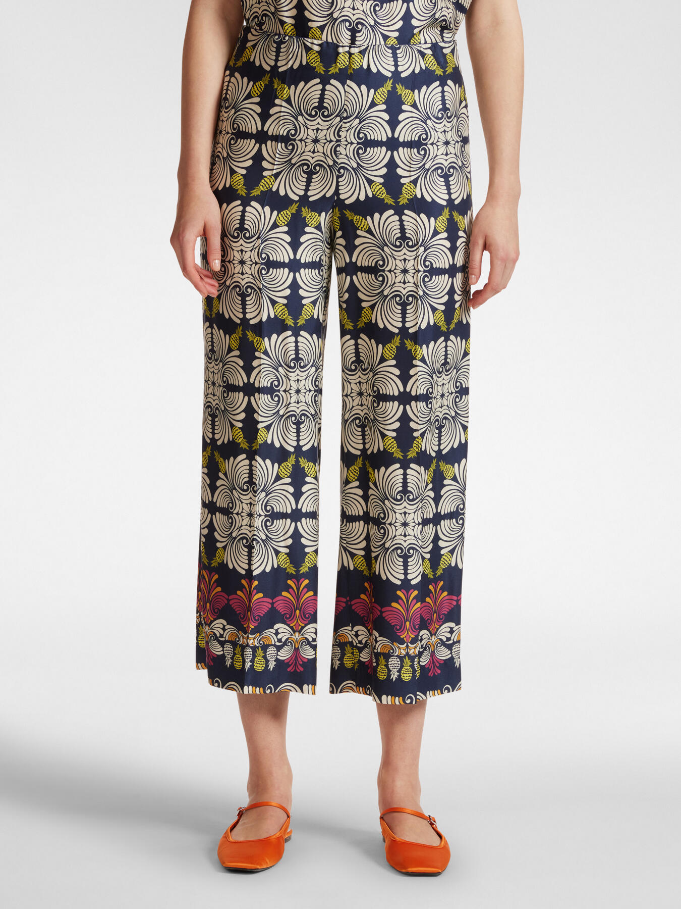 Pantaloni cropped stampati image number 2