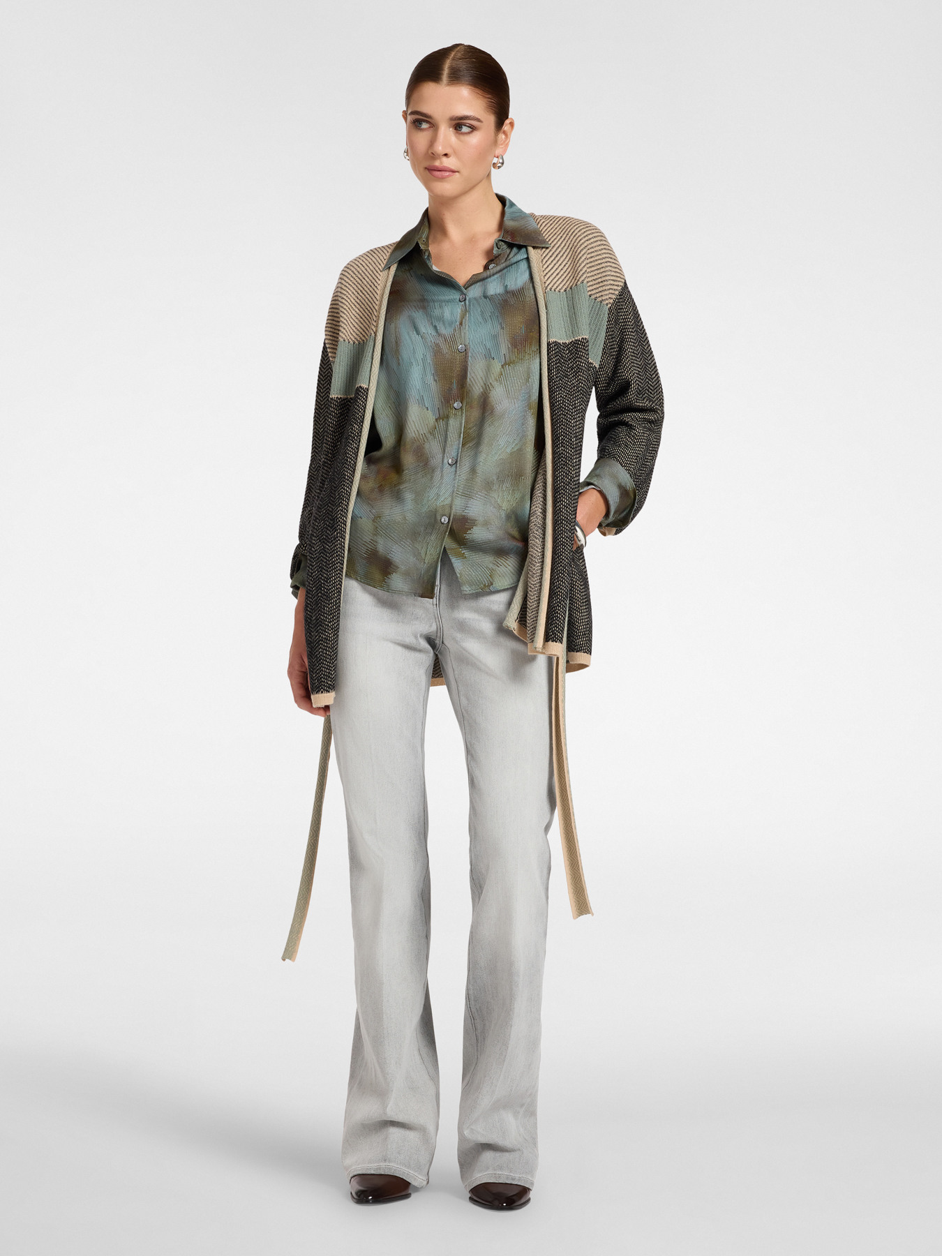 Wool cardigan with belt image number 2