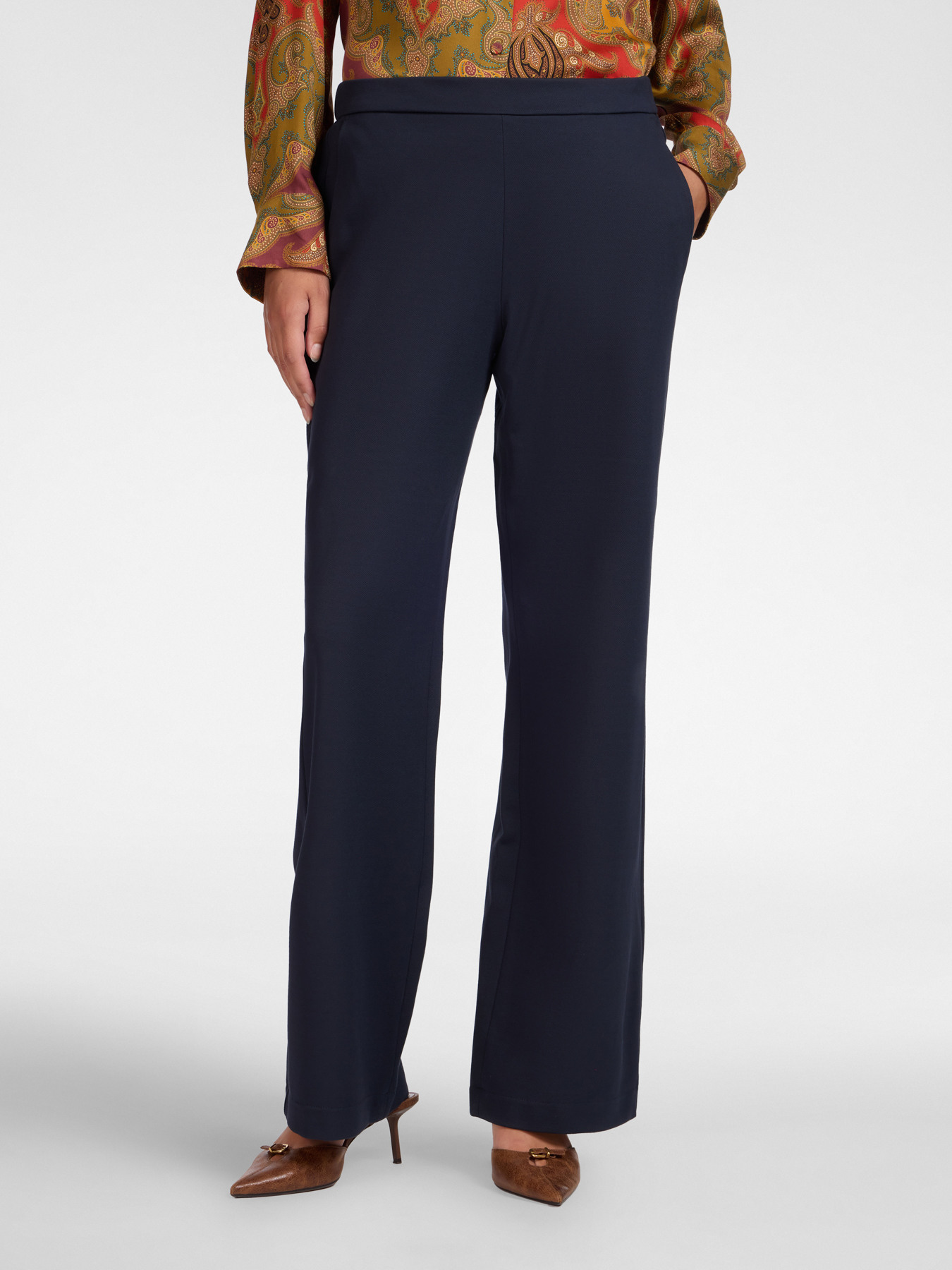 Palazzo pants in viscose blend image number 2