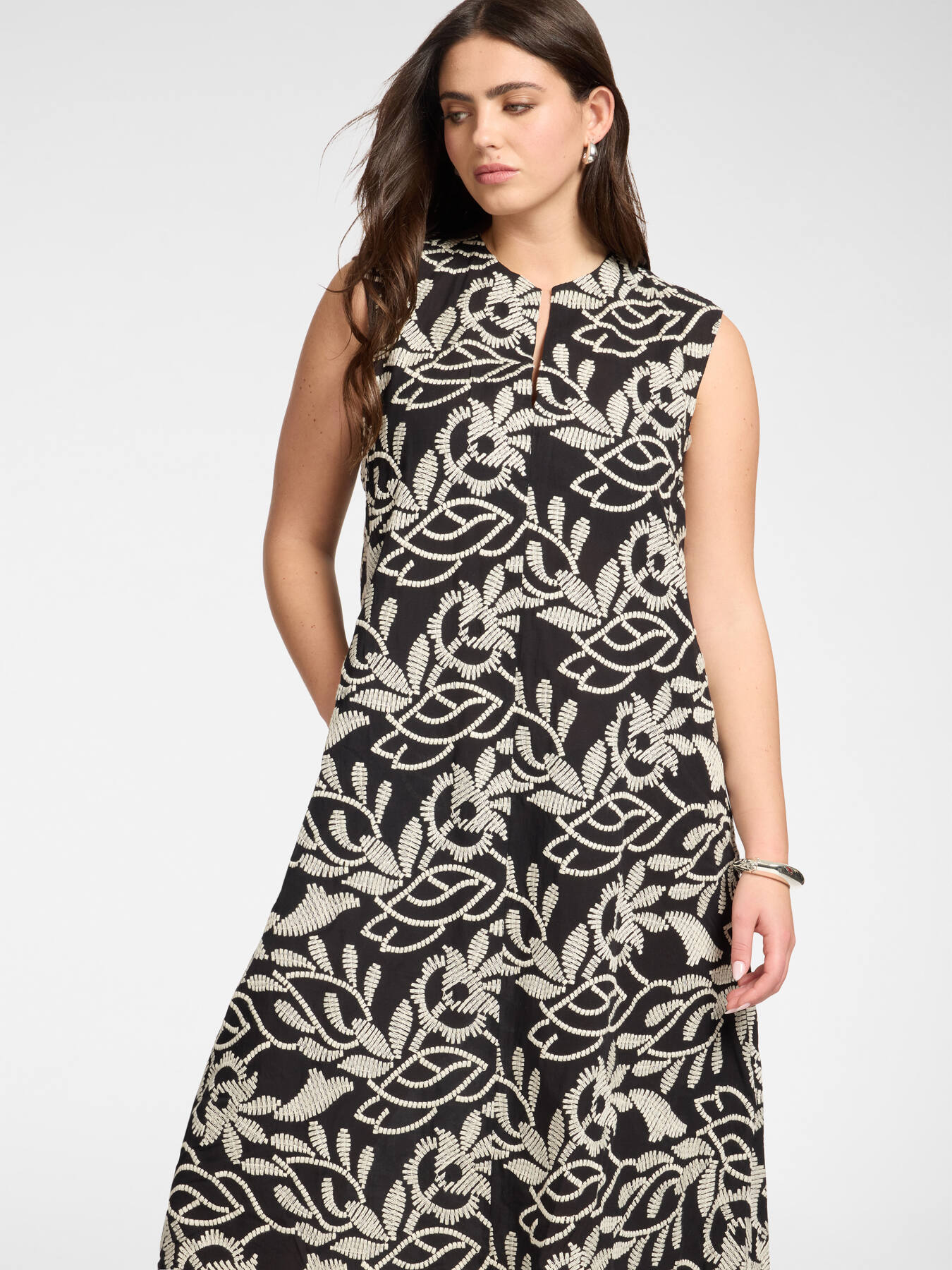 Besticktes Kleid aus Baumwollmischung