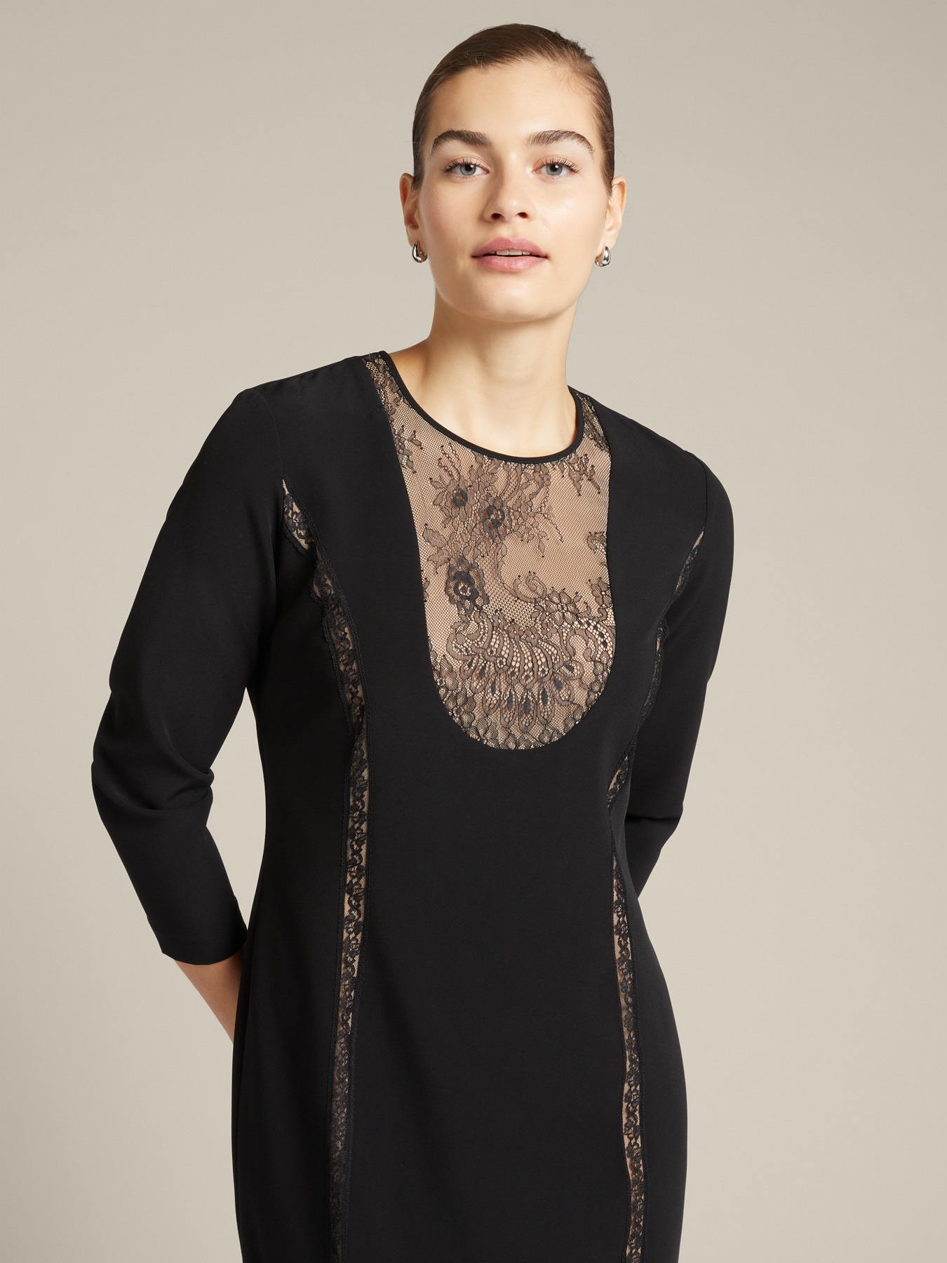 Bleistiftkleid mit Spitzeneinsätzen image number 2