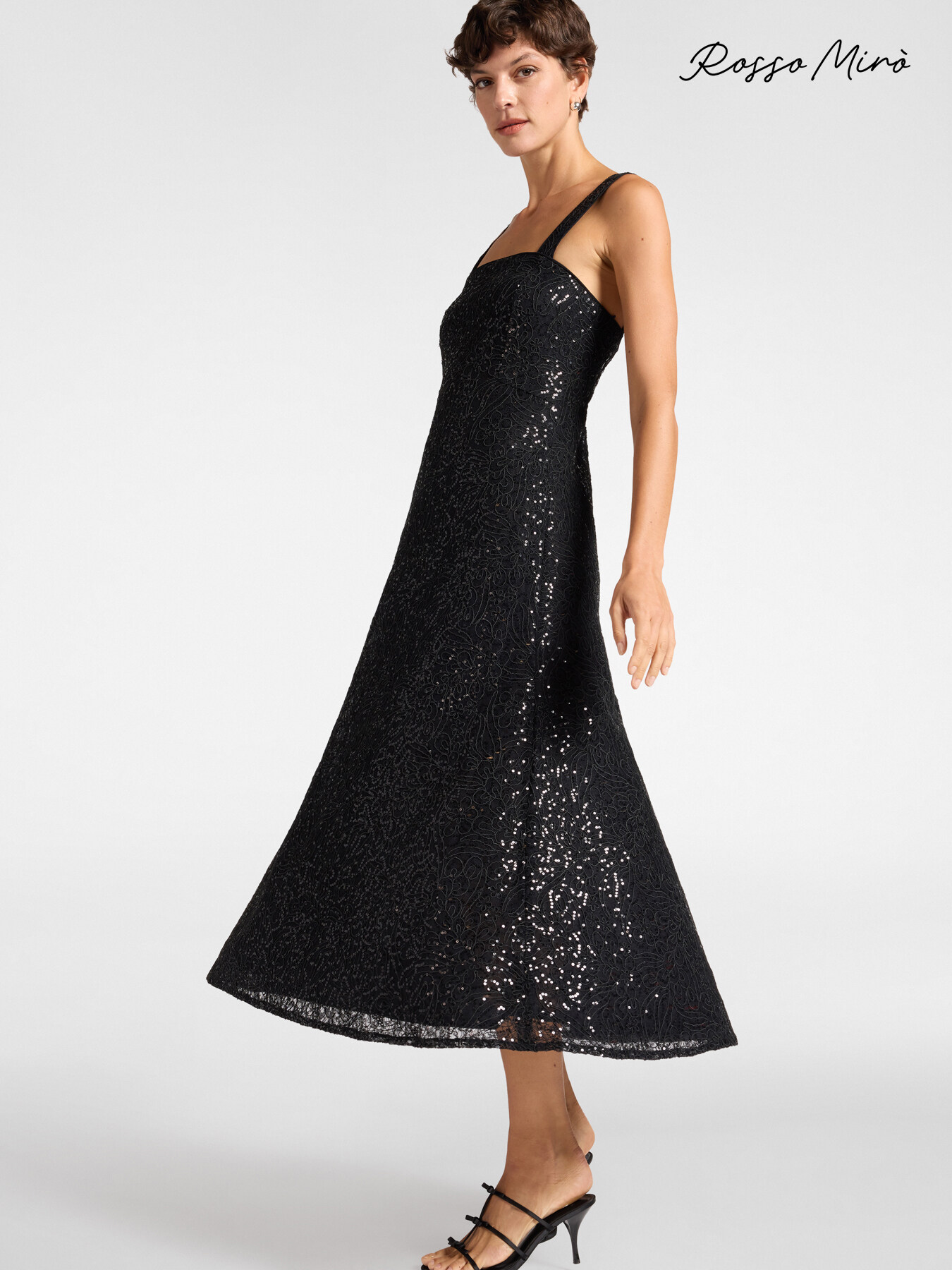 Vestido de encaje y lentejuelas