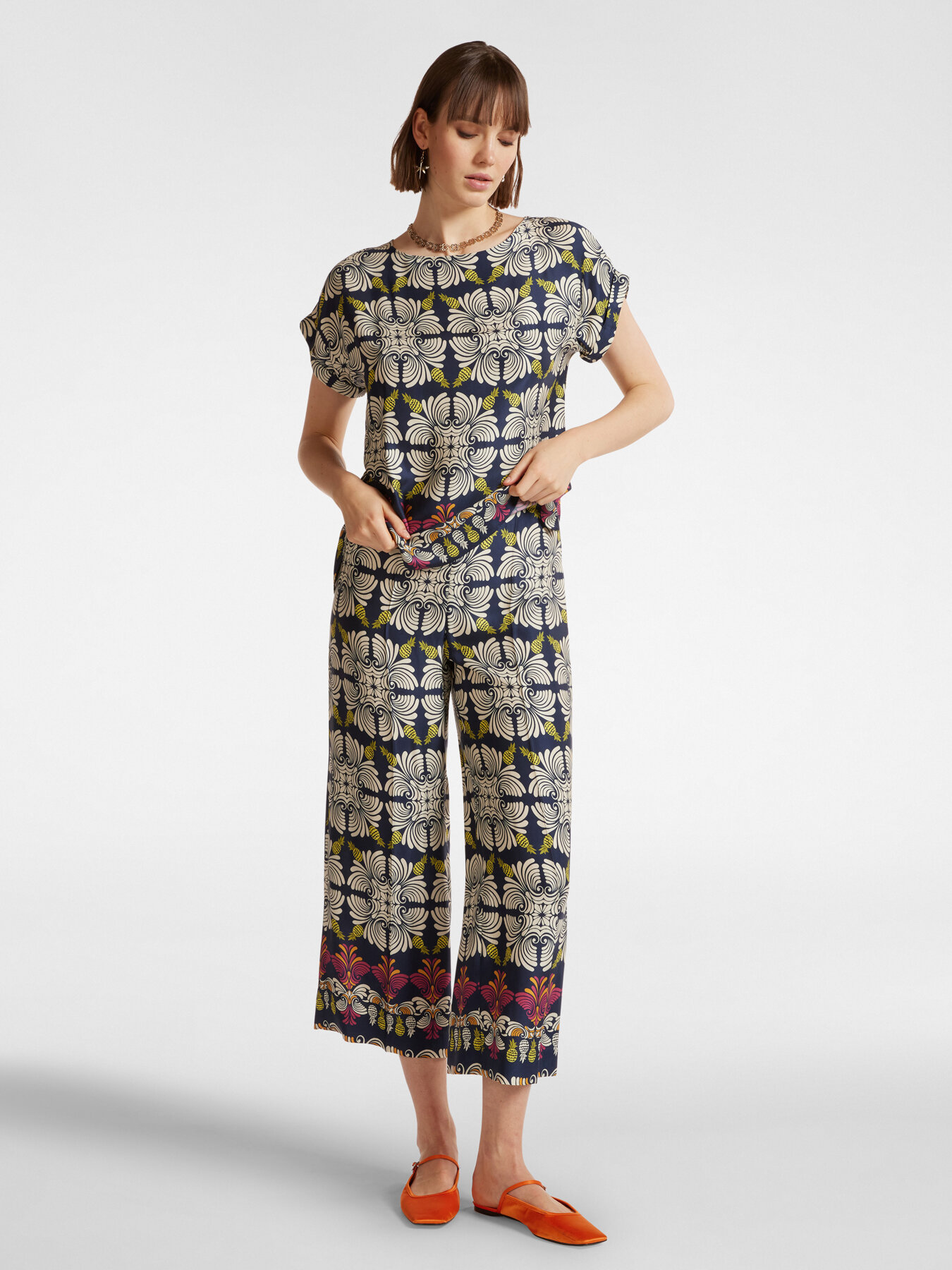 Pantaloni cropped stampati image number 0