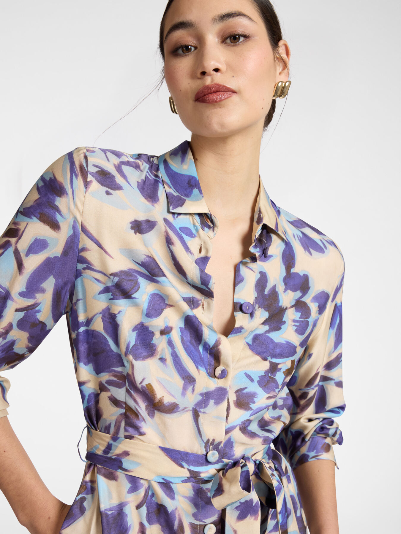 Vestido camisero estampado image number 3