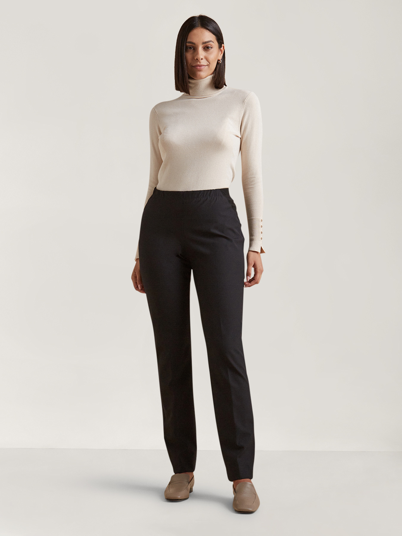 Pantaloni slim in tessuto tecnico image number 0