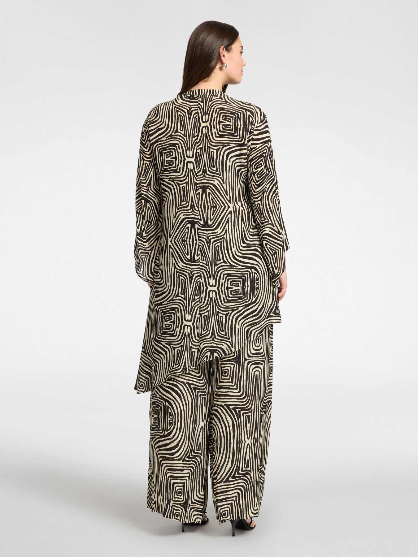 Lange bedruckte Bluse aus Viskose image number 1