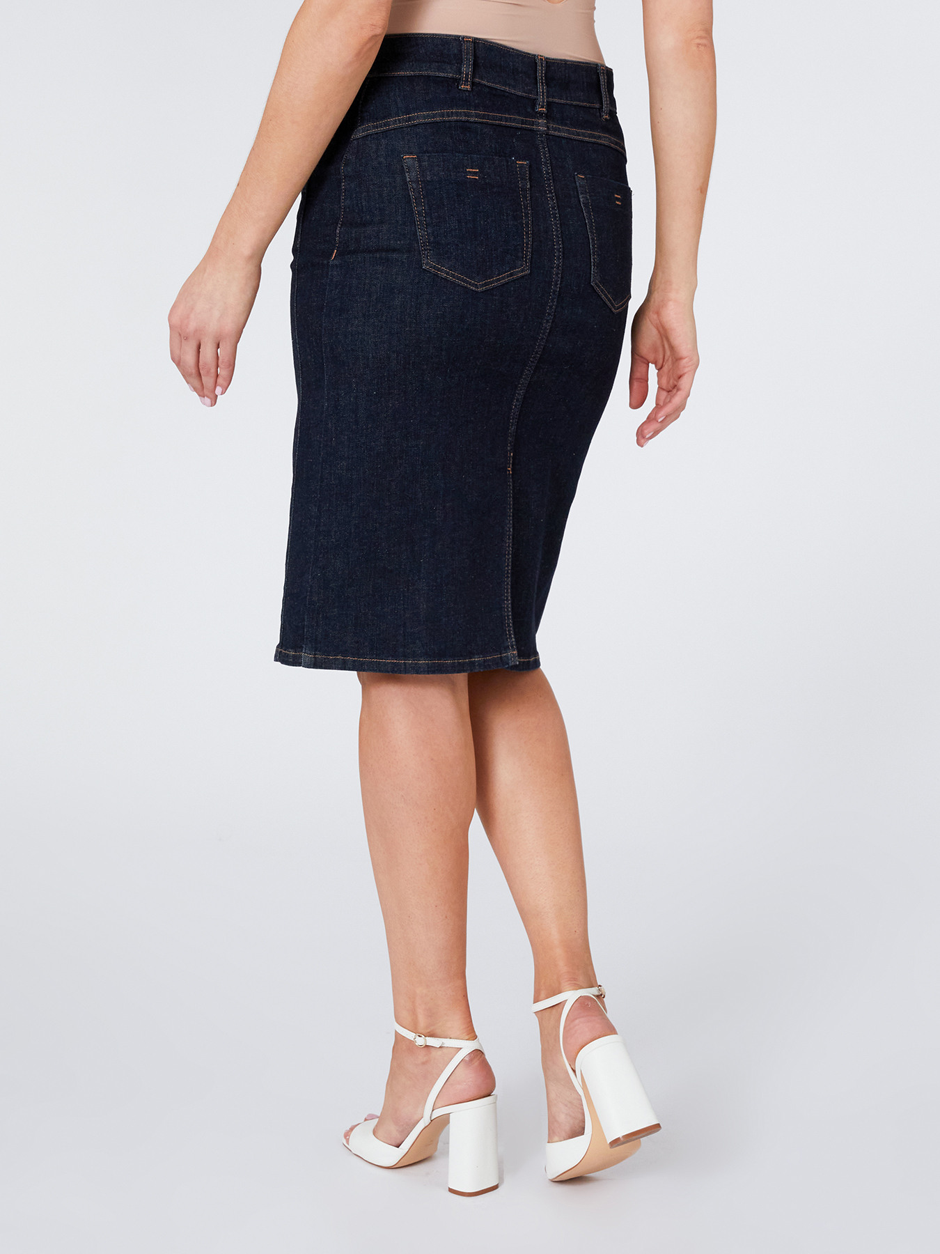 Gonna in jeans image number 2