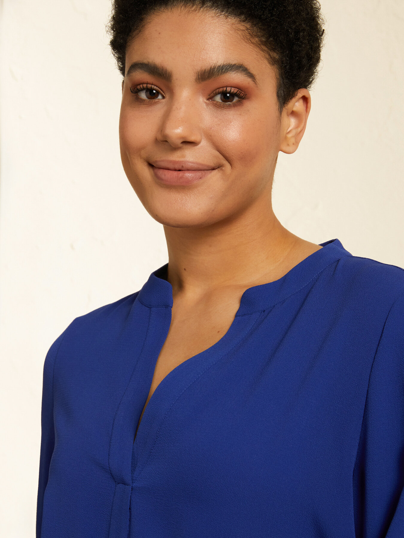 Blouse en tissu cloqu&eacute; image number 2