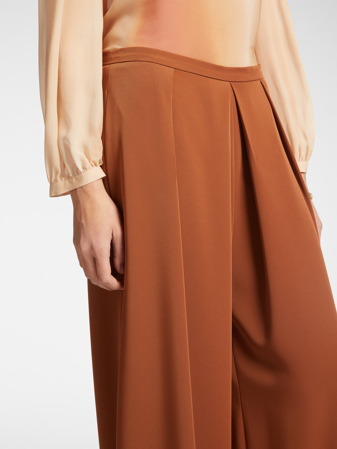 Pantaloni ampi cropped con pieghe image number 3