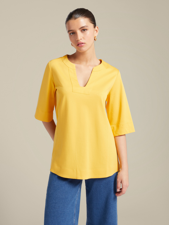 Loose-fit T-shirt with Y-neck