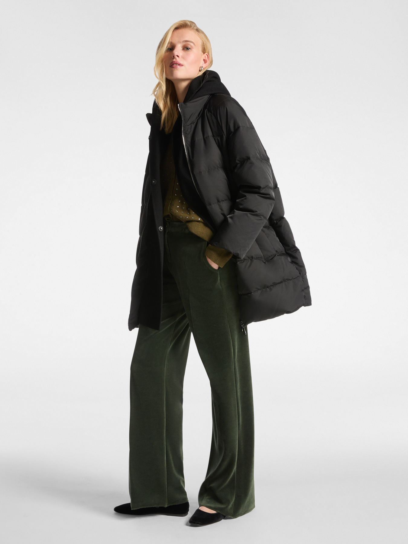 Daunenjacke aus zwei verschiedenen Stoffen image number 2