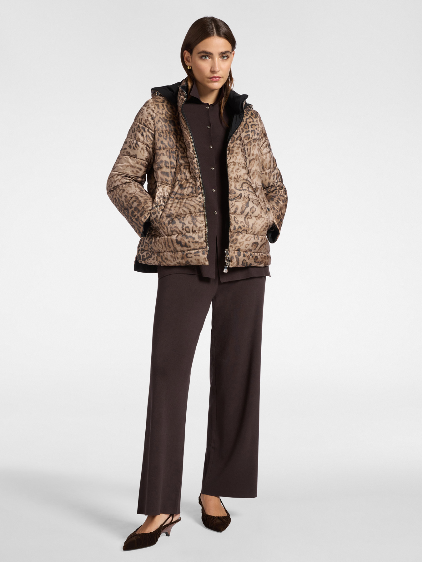 Reversible animalier down jacket image number 2
