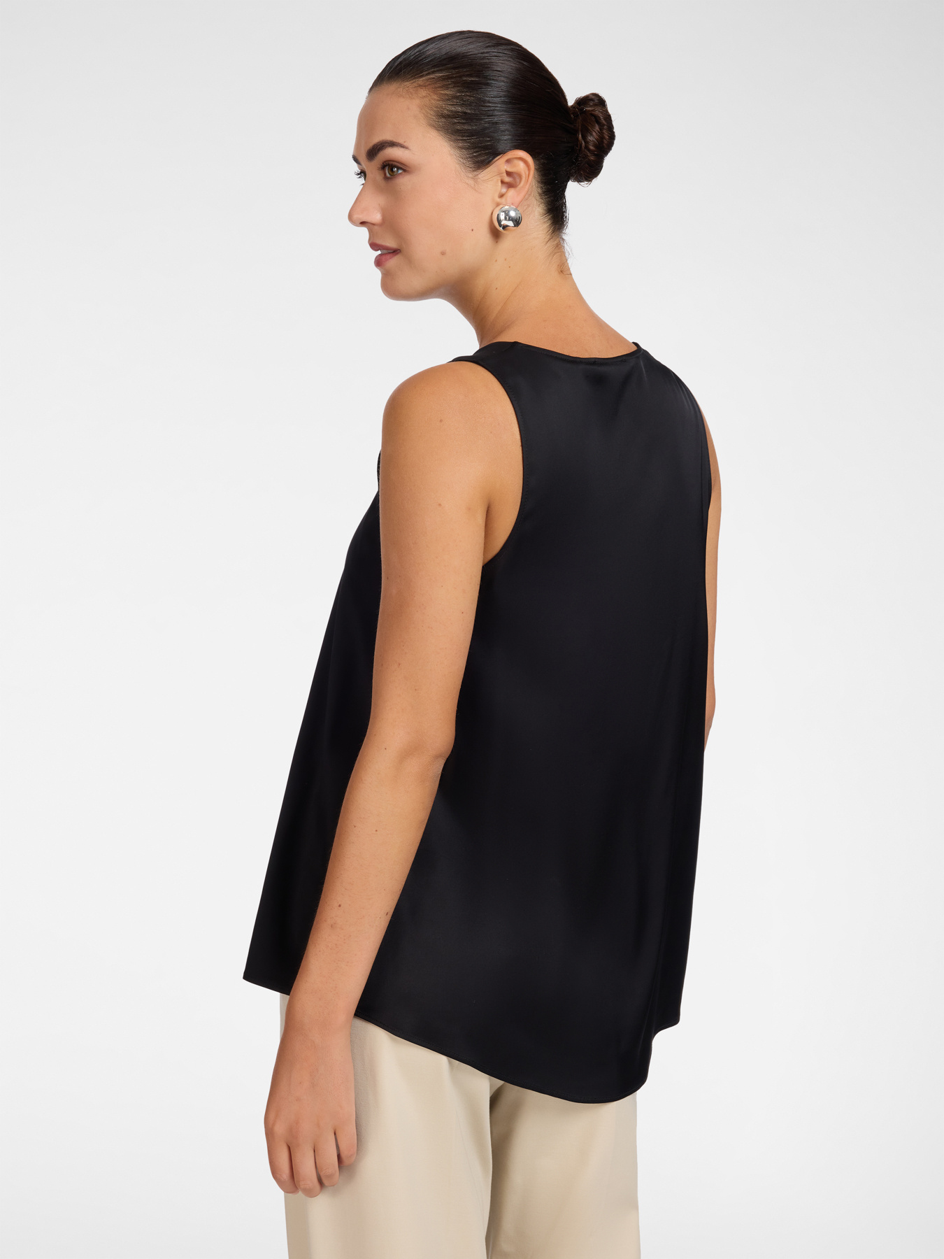 Top en satin de viscose d&eacute;collet&eacute; en V image number 1