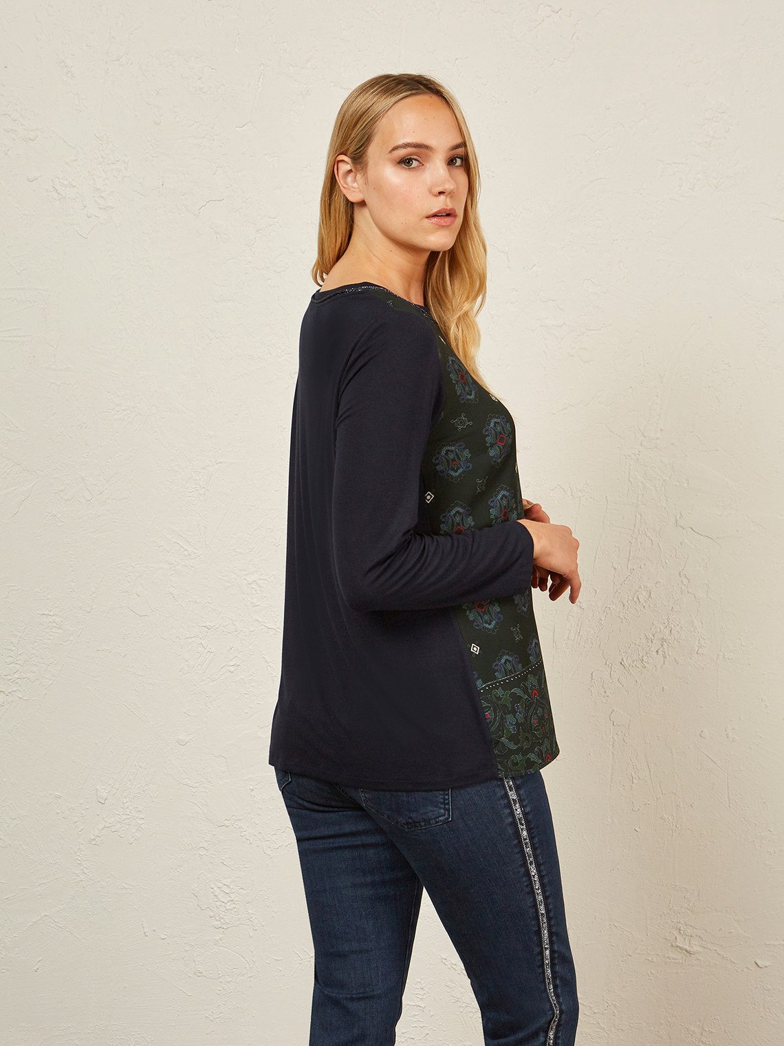 Elenamiro: T-shirt com parte frontal estampada_3