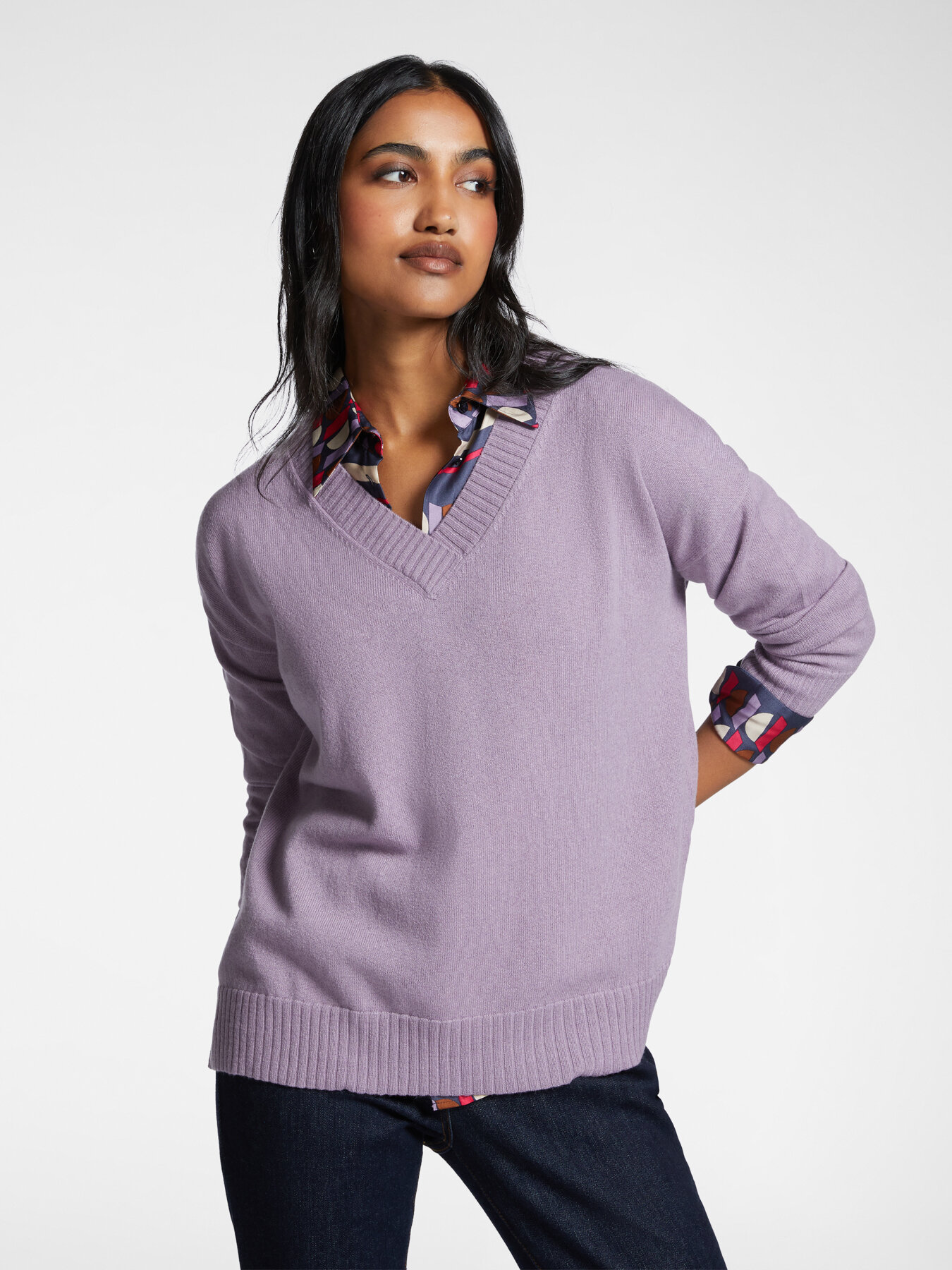 Pull en laine avec col en V image number 0