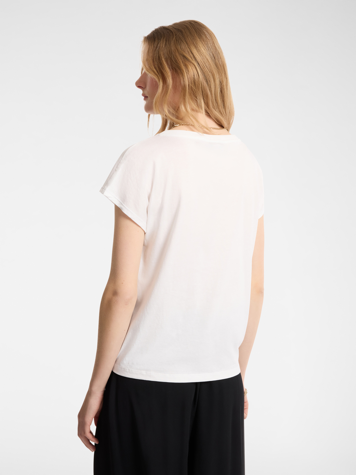 Camiseta de algodón con aplicaciones image number 1