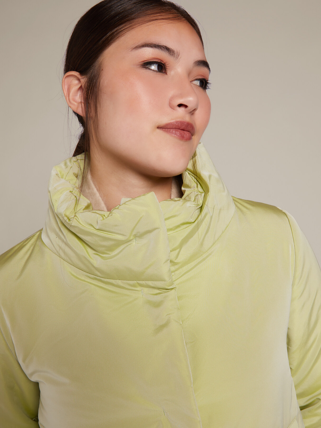 Luxury down jacket in iridescent nylon image number 3