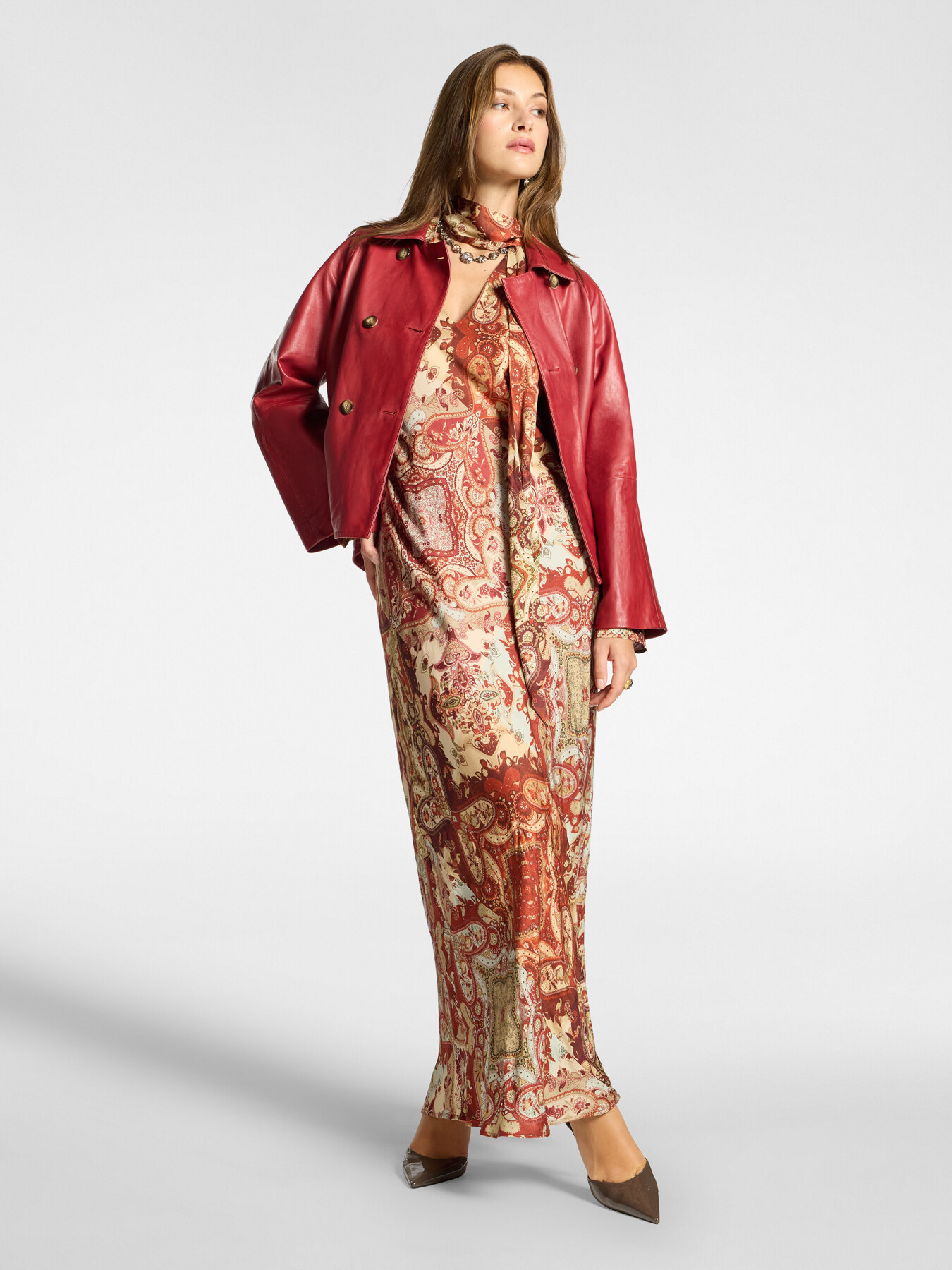 Robe chemise longue imprim&eacute;e en viscose image number 2