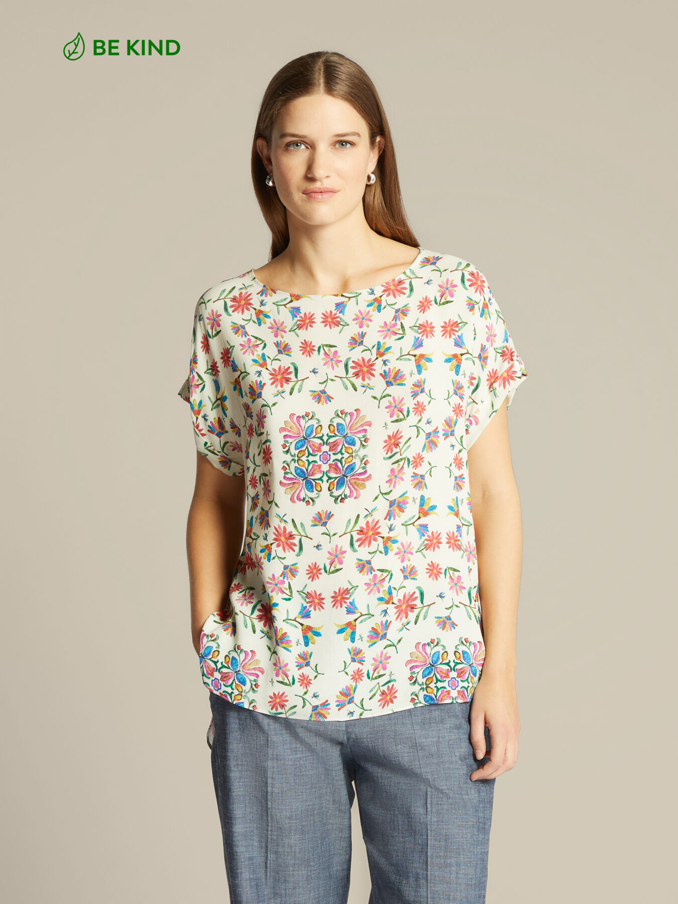 Printed ECOVERO&trade; viscose blouse image number 0
