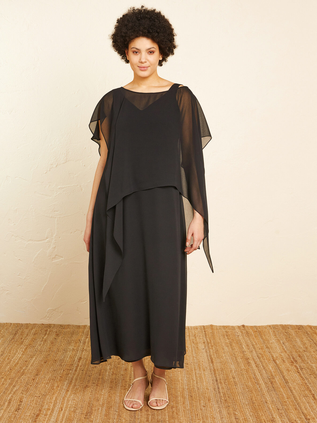 Elegant outfit with dress and shrug image number 0