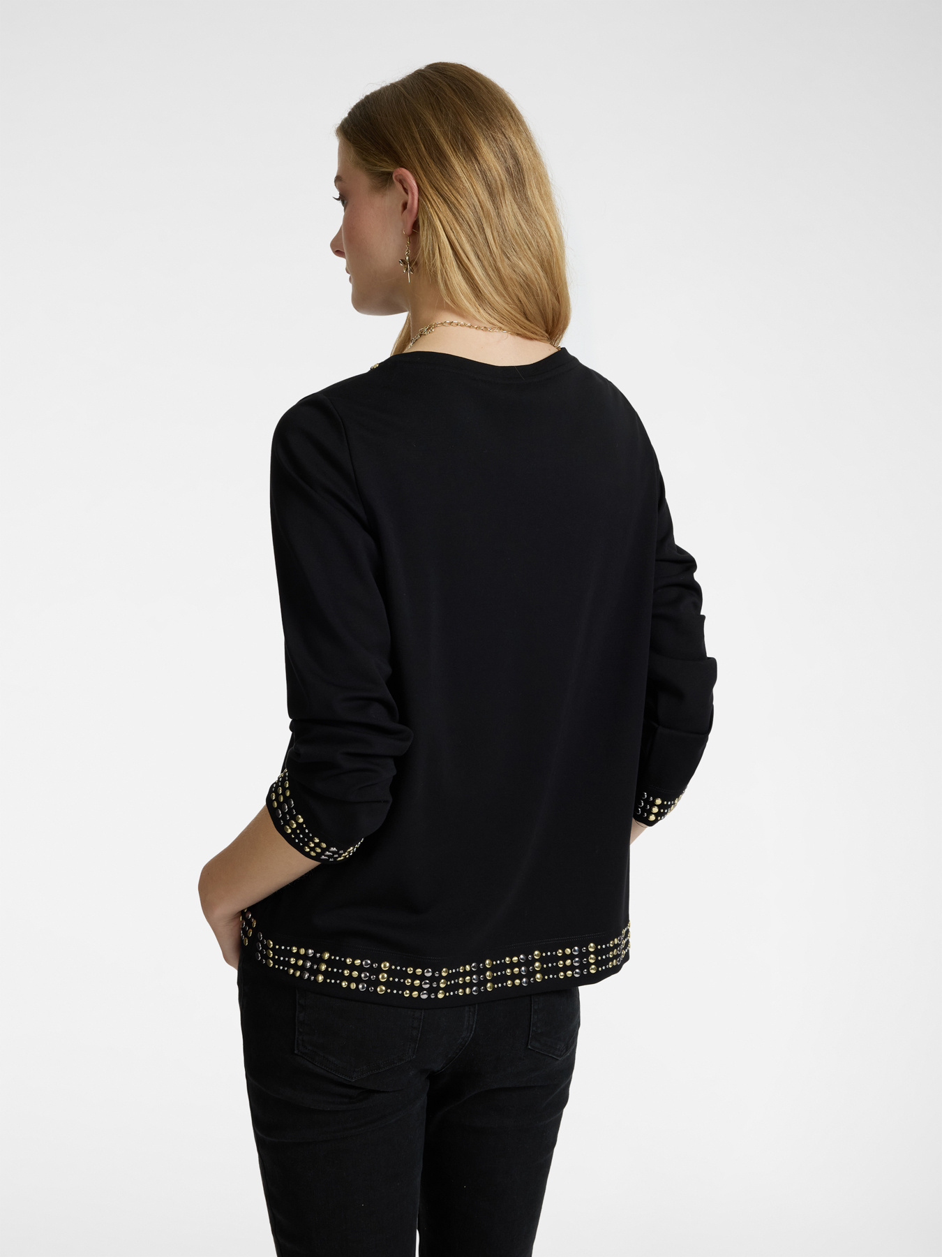 camiseta con tachuelas image number 1