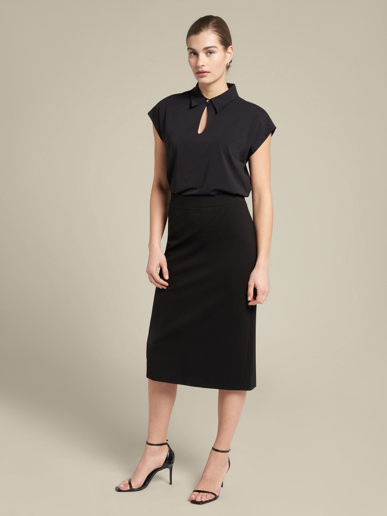 T-shirt avec ouverture sur le devant image number 3