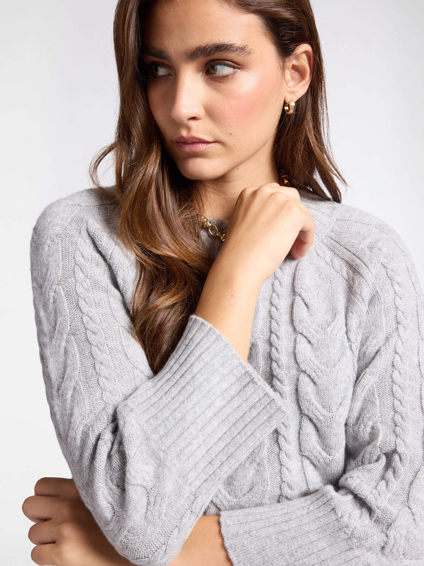 Pure wool cable knit sweater image number 3