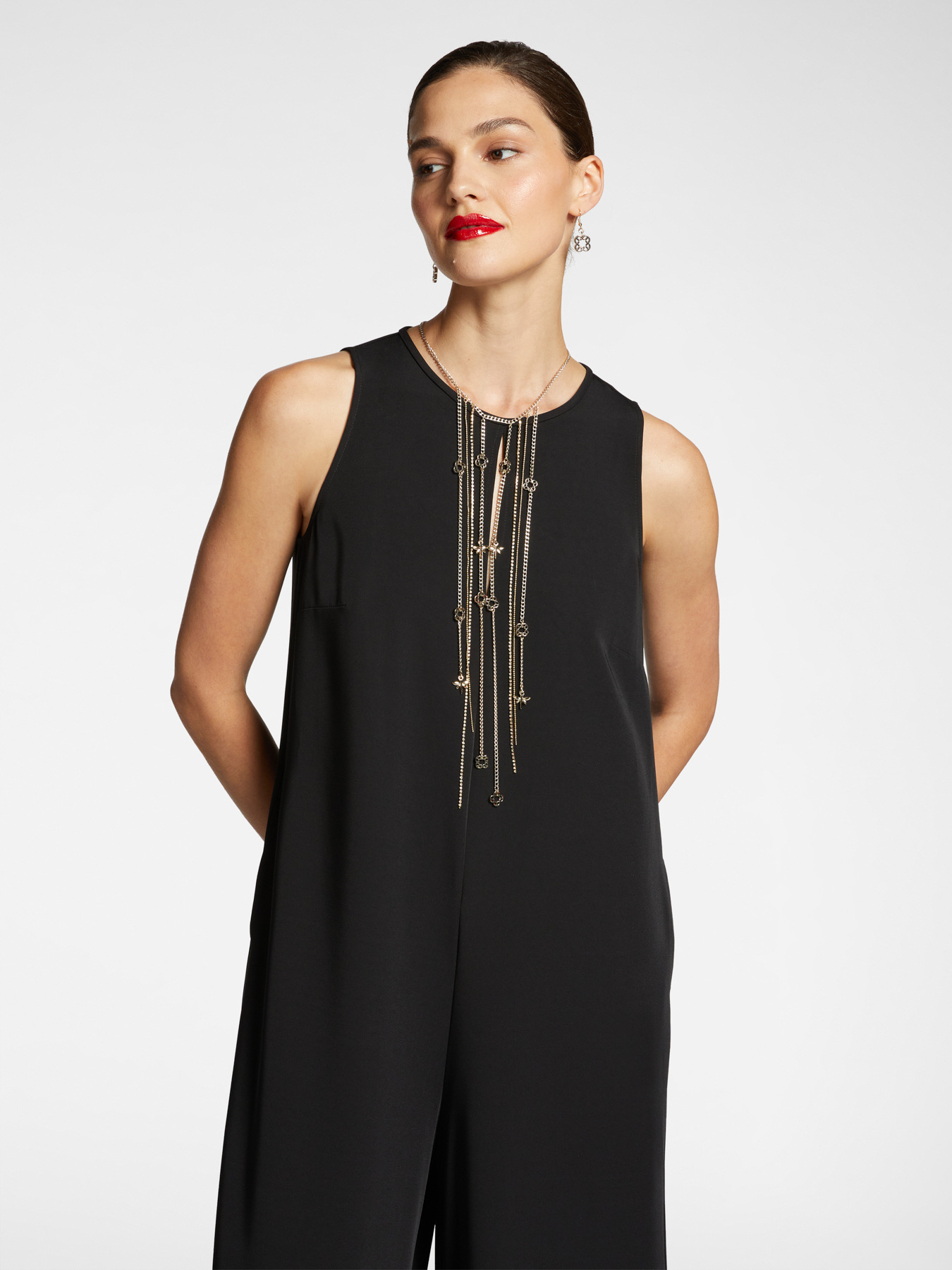 Elegant suit with jumpsuit and cape image number 2