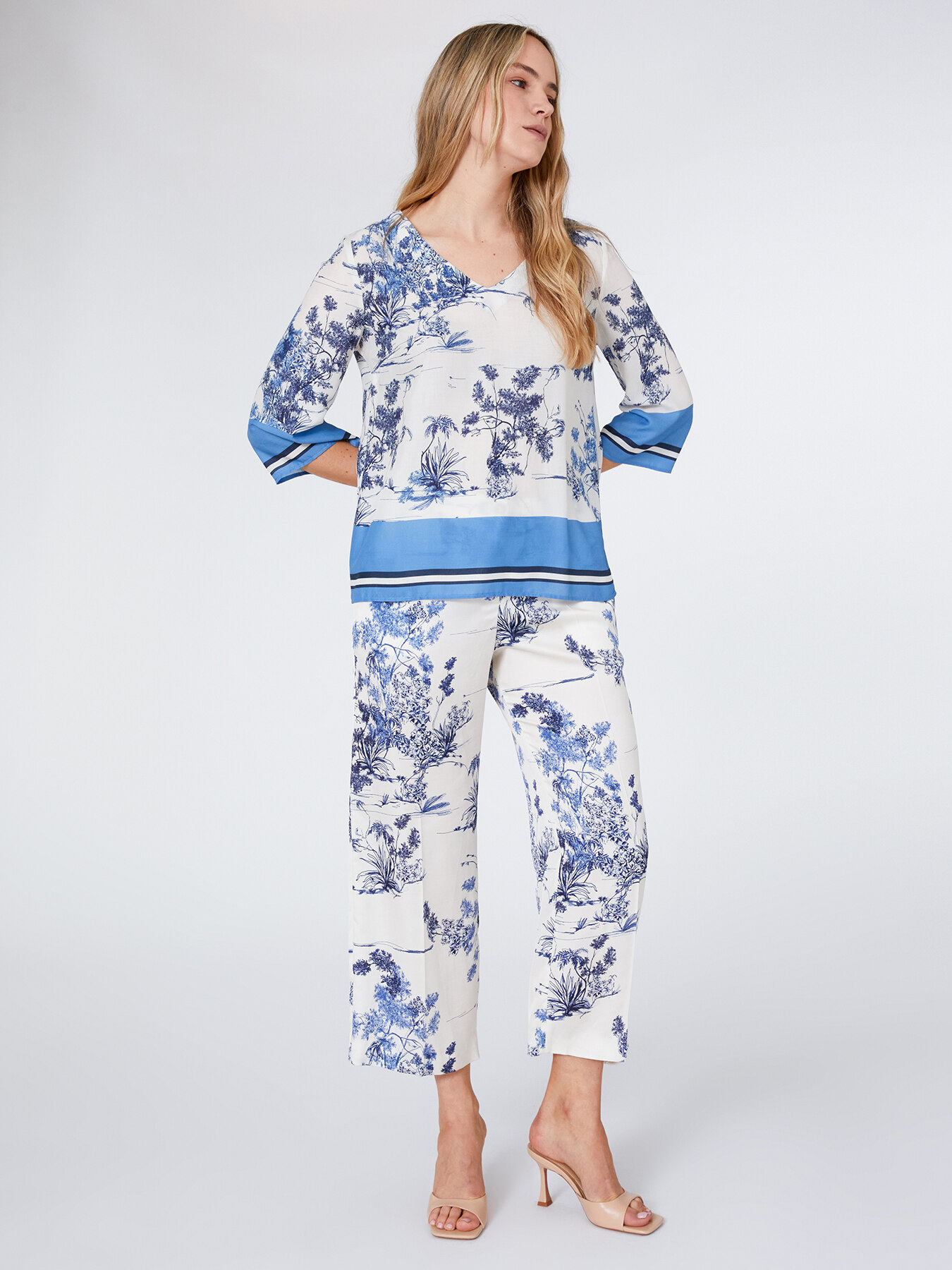 Bluse aus bedruckter Viskose mit B&uuml;ndchen image number 1