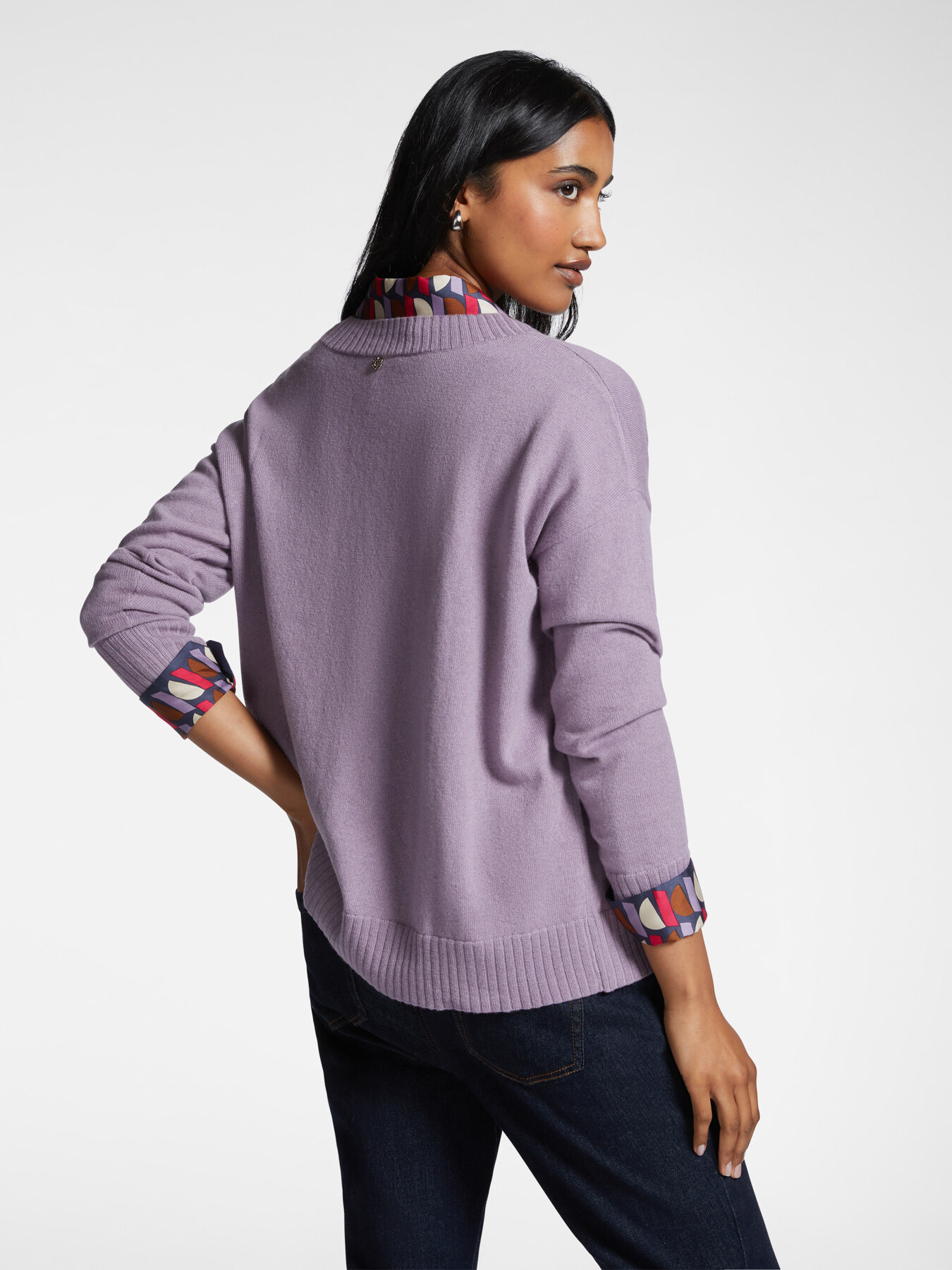 Pull en laine avec col en V image number 1