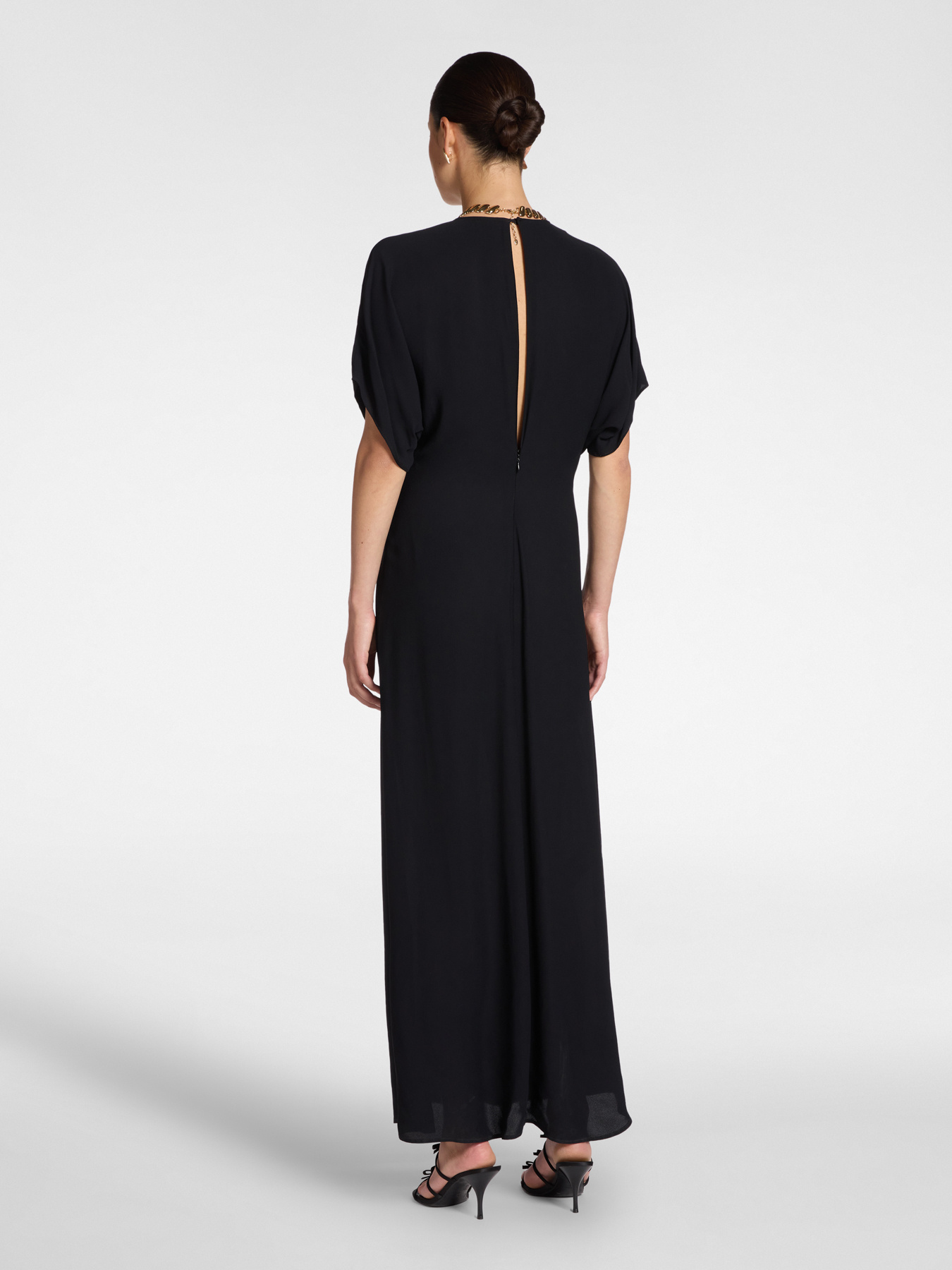 Robe longue en cr&ecirc;pe de chine avec drap&eacute; image number 1