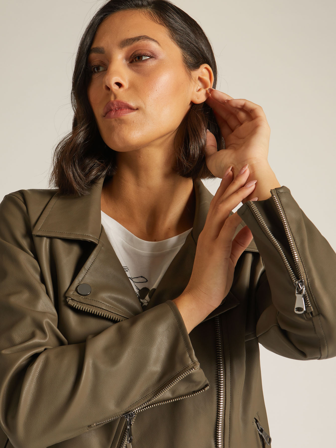 Bikerjacke aus Lederimitat image number 3