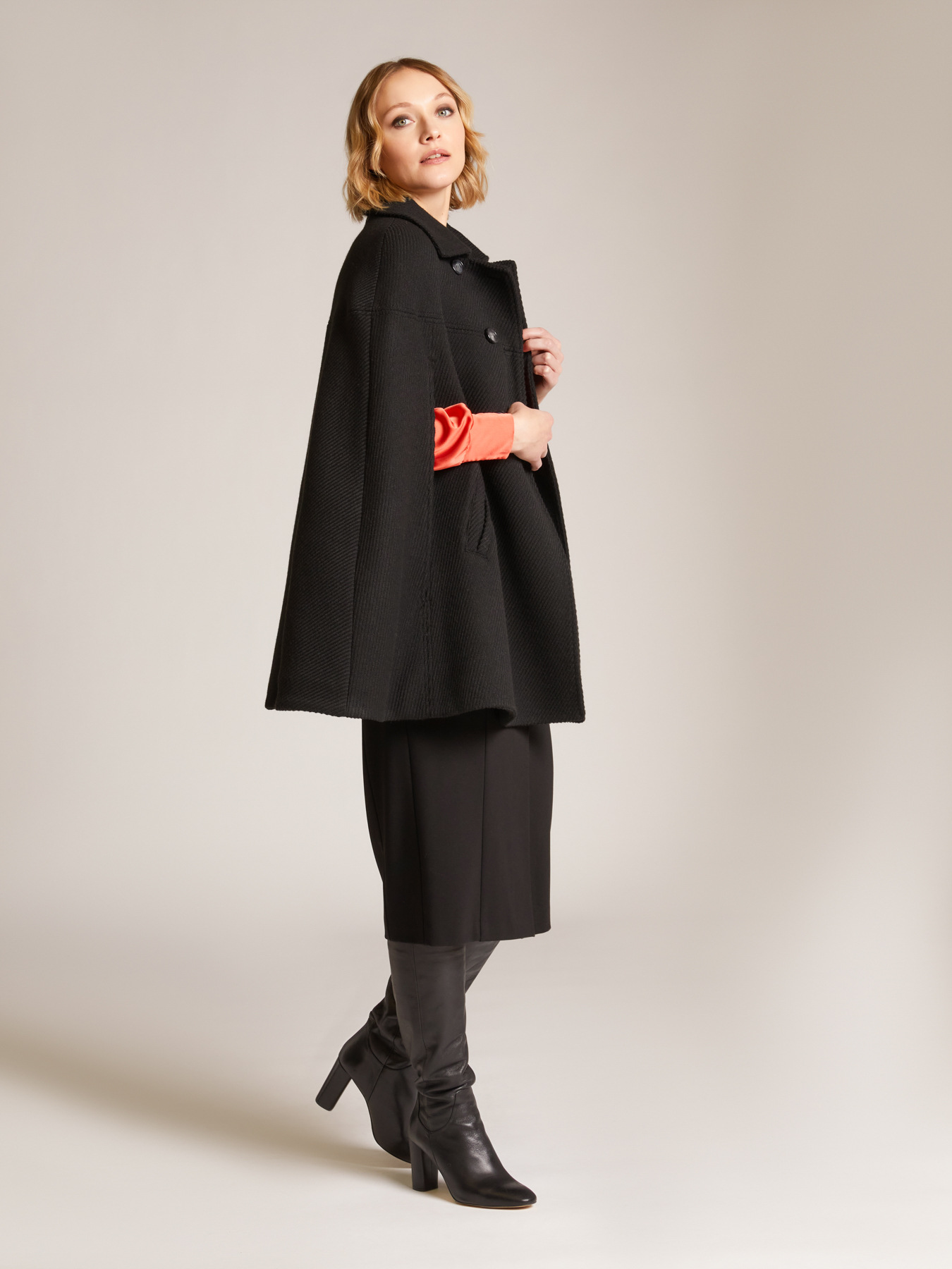 Abrigo de doble botonadura en tejido diagonal image number 0