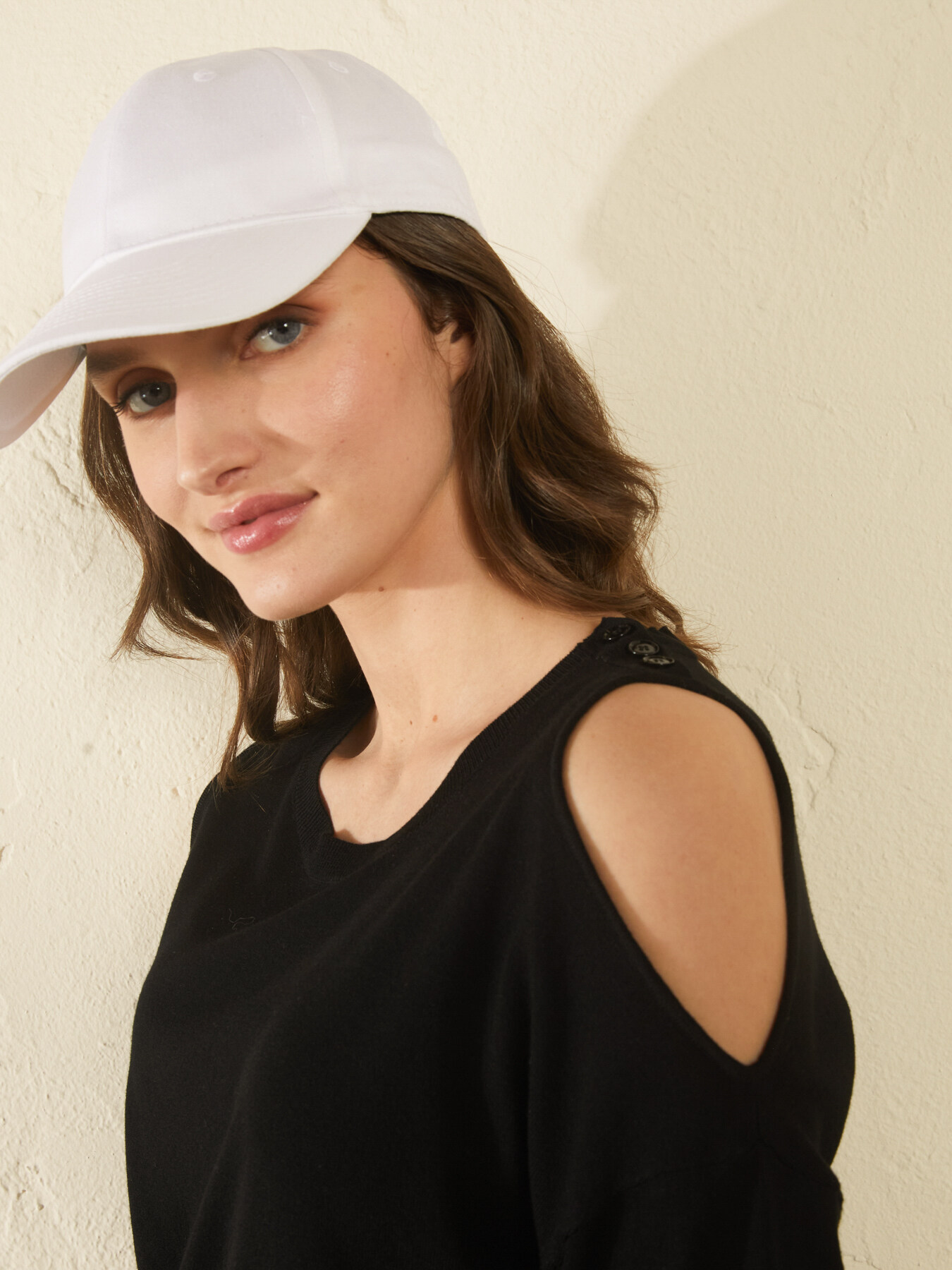 PULL EN VISCOSE AVEC OUVERTURE image number 2