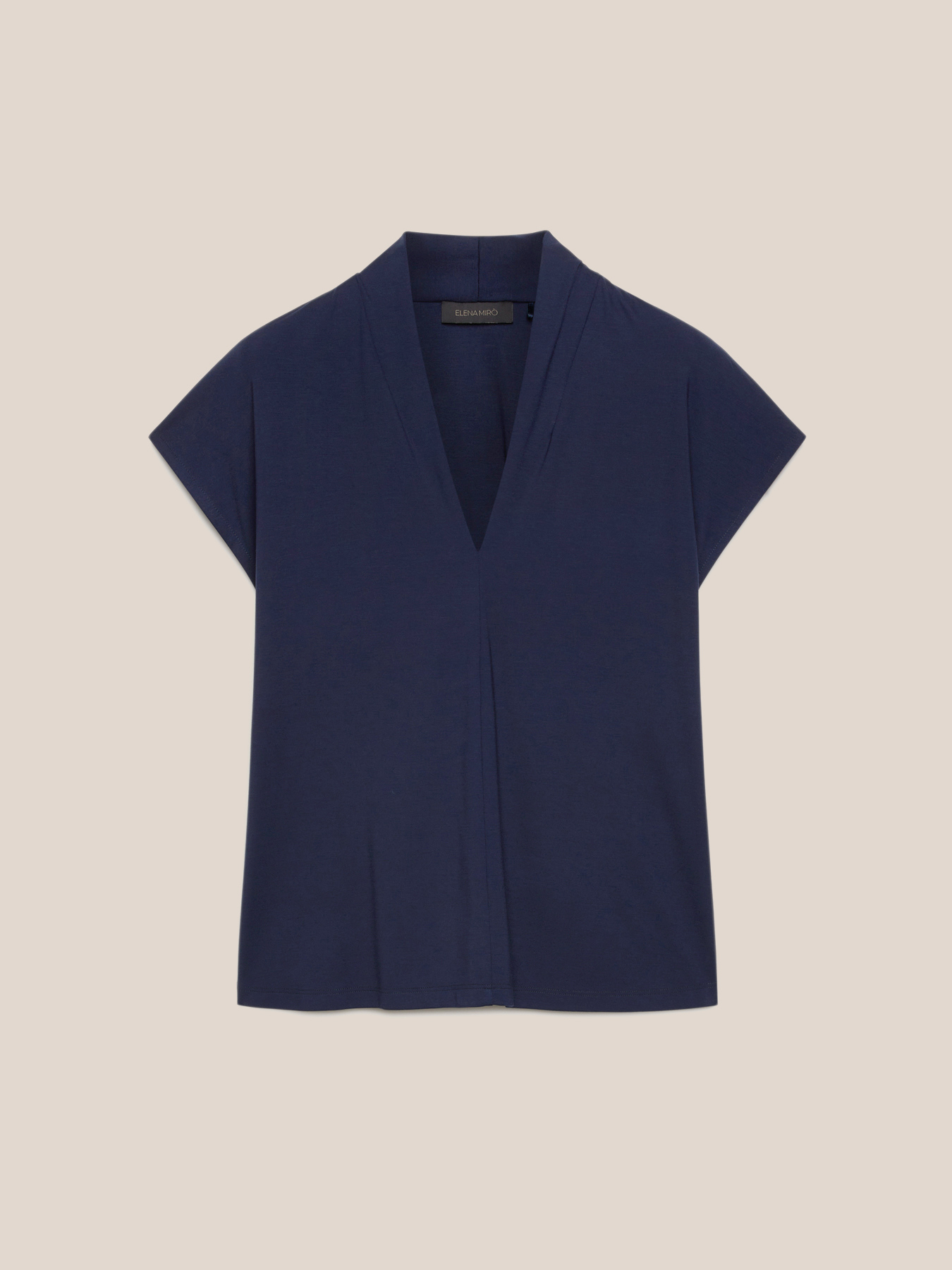 T-shirt com gola levantada image number 4