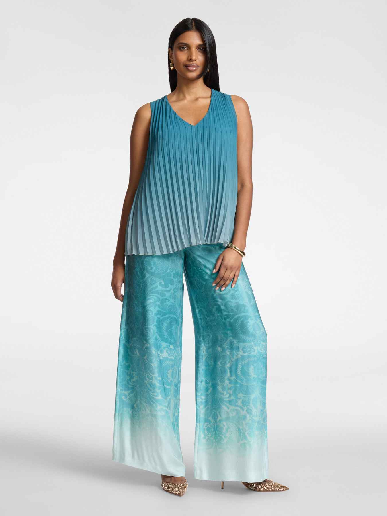 Pleated top in gradient color image number 2